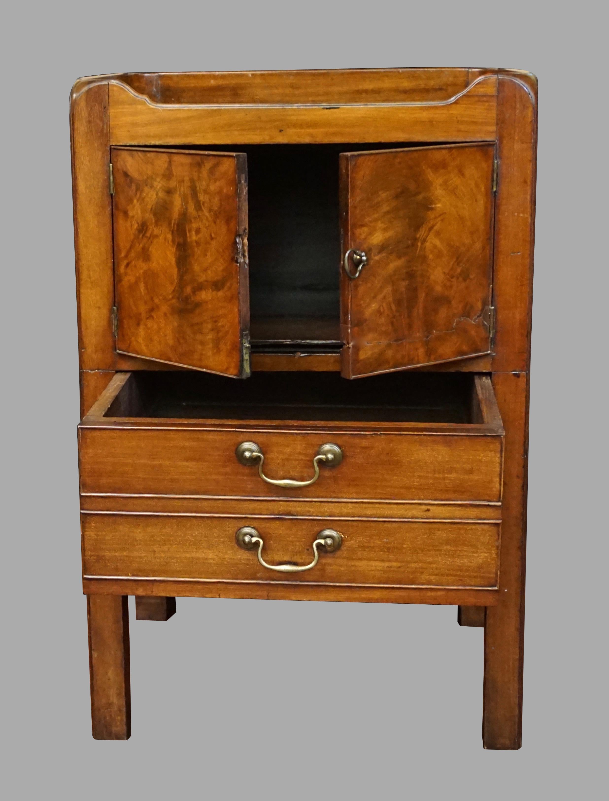 English George III Figured Mahogany Bedside Commode with Drawer In Good Condition In San Francisco, CA