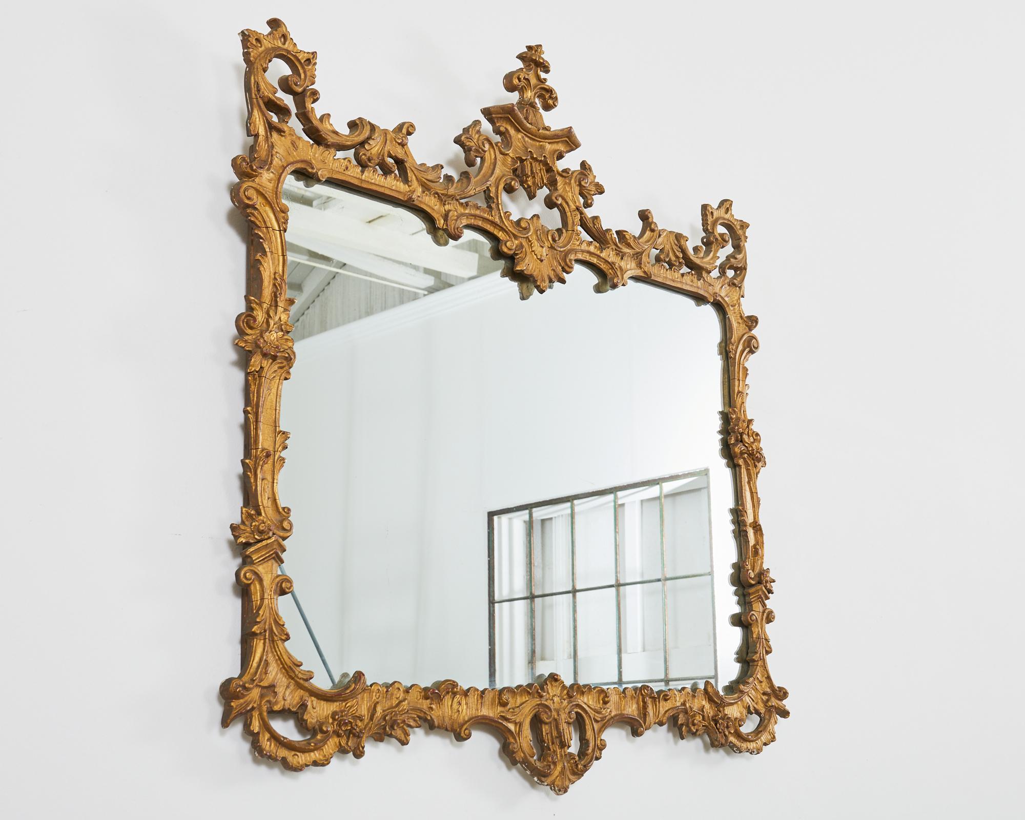 Miroir pagode en bois doré anglais George III de style Chippendale chinois en vente 8