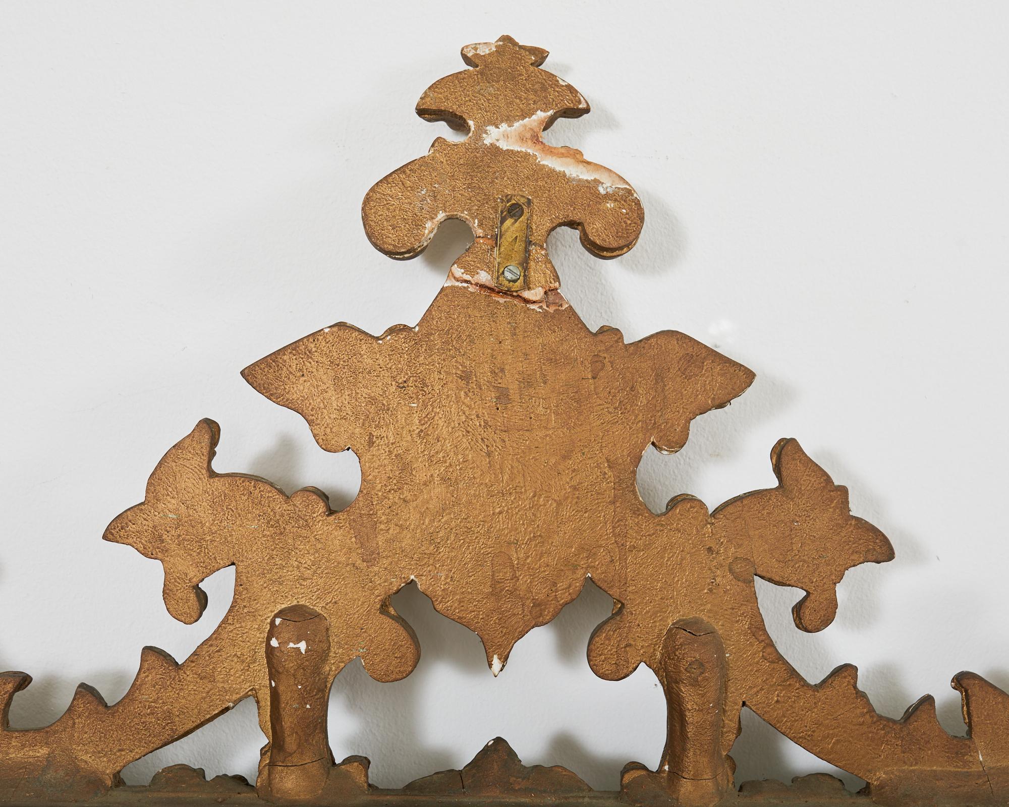 Miroir pagode en bois doré anglais George III de style Chippendale chinois en vente 9