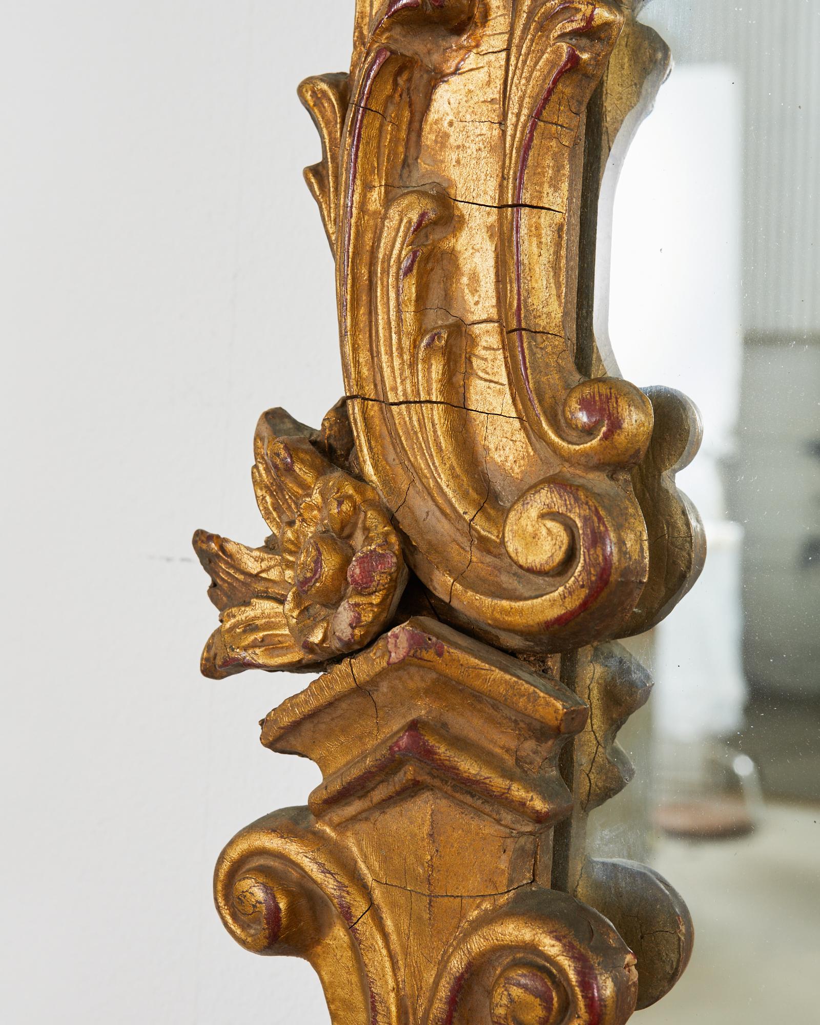 Verre Miroir pagode en bois doré anglais George III de style Chippendale chinois en vente