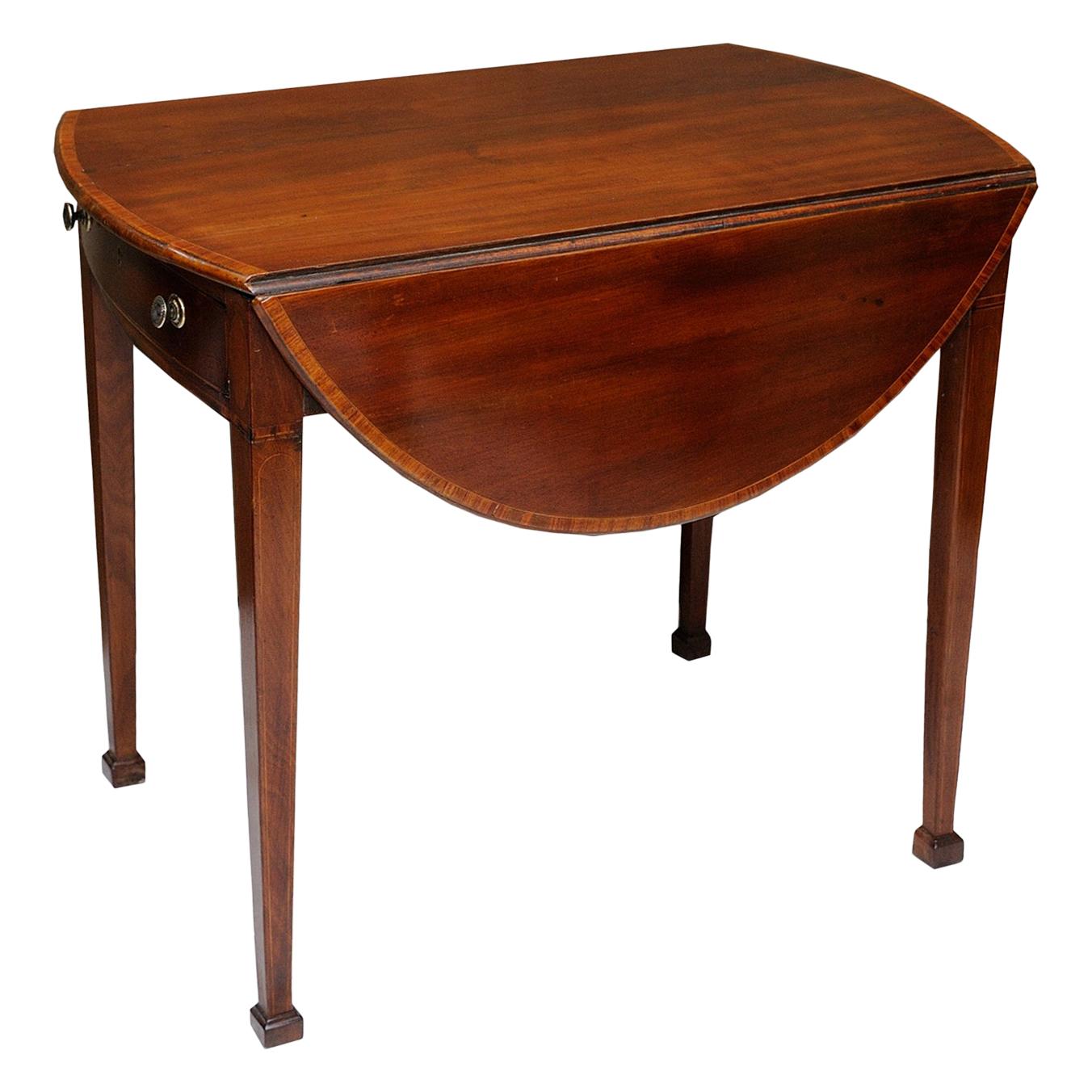 English George III Hepplewhite Period Mahogany Oval Pembroke Table, circa 1790 For Sale