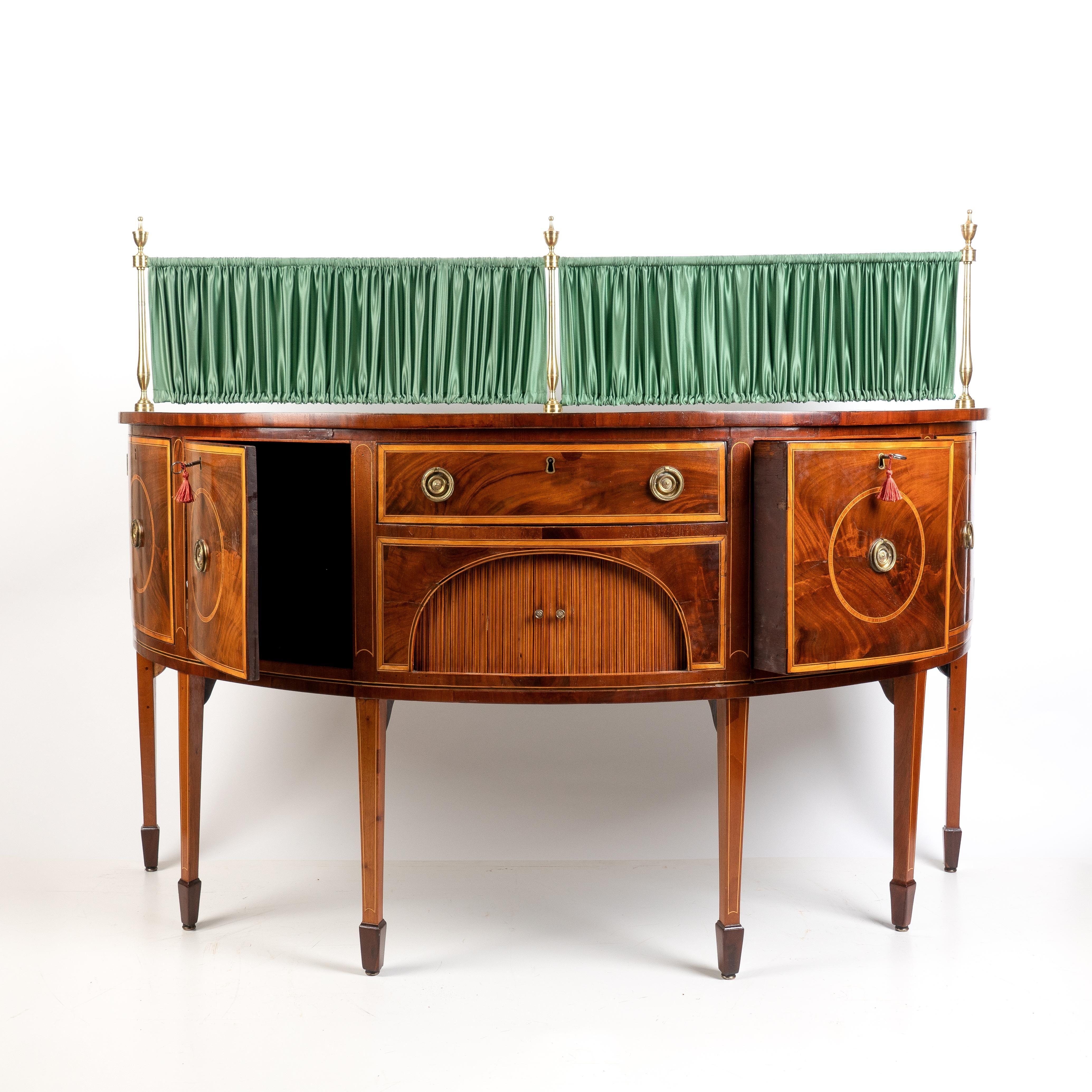English George III Inlaid Demi Lune Sideboard, 1780 In Excellent Condition For Sale In Kenilworth, IL