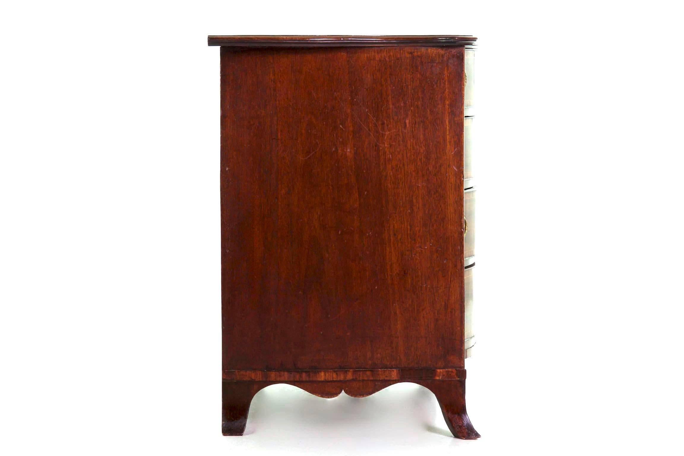 English George III Inlaid Mahogany Serpentine Secretary Chest of Drawers In Good Condition In Shippensburg, PA