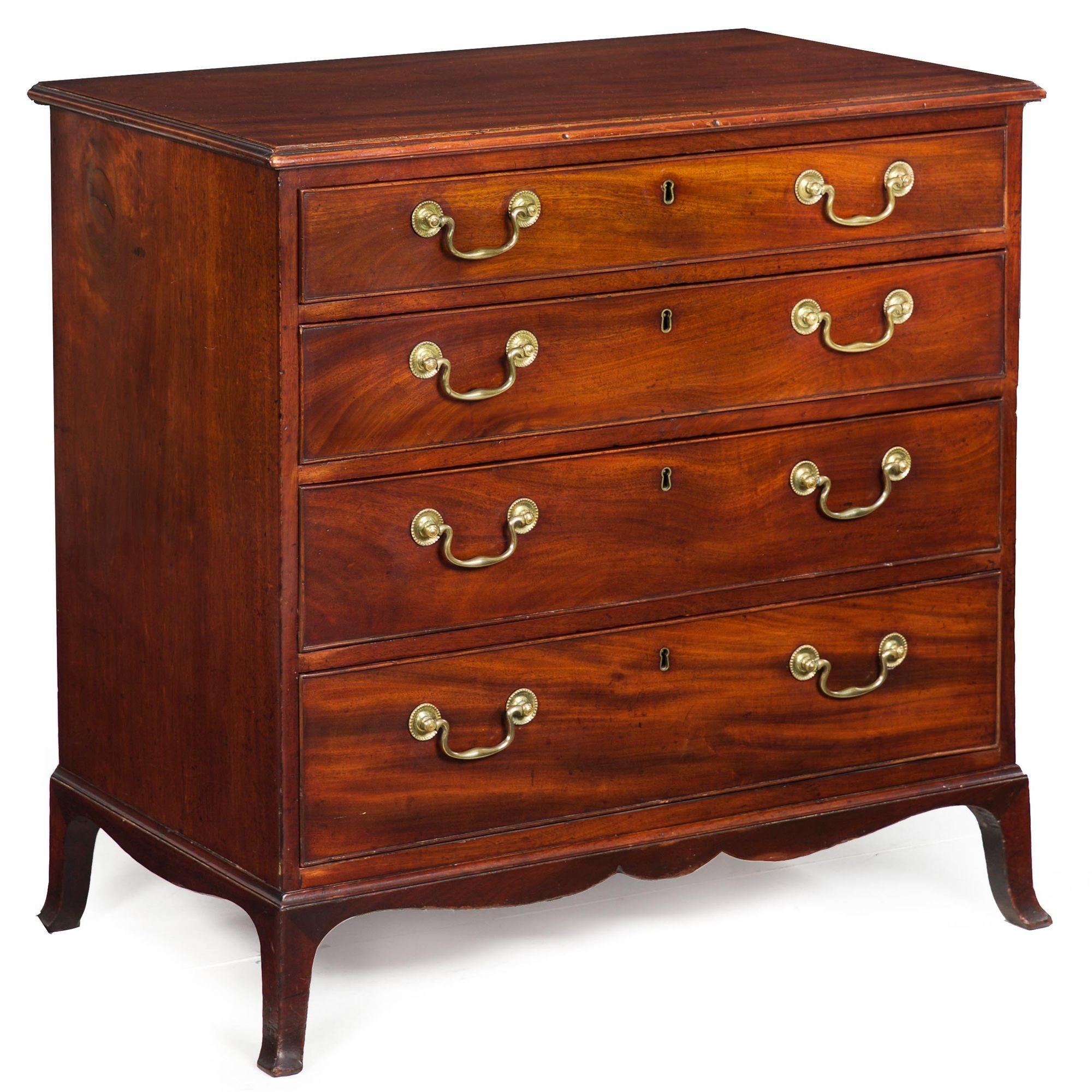 A very fine and most attractive George III period chest of drawers circa 1790, it features a rectangular overall form and excellent balance of proportions that allow it to be neither heavy or delicate in lines. Executed entirely in mahogany and