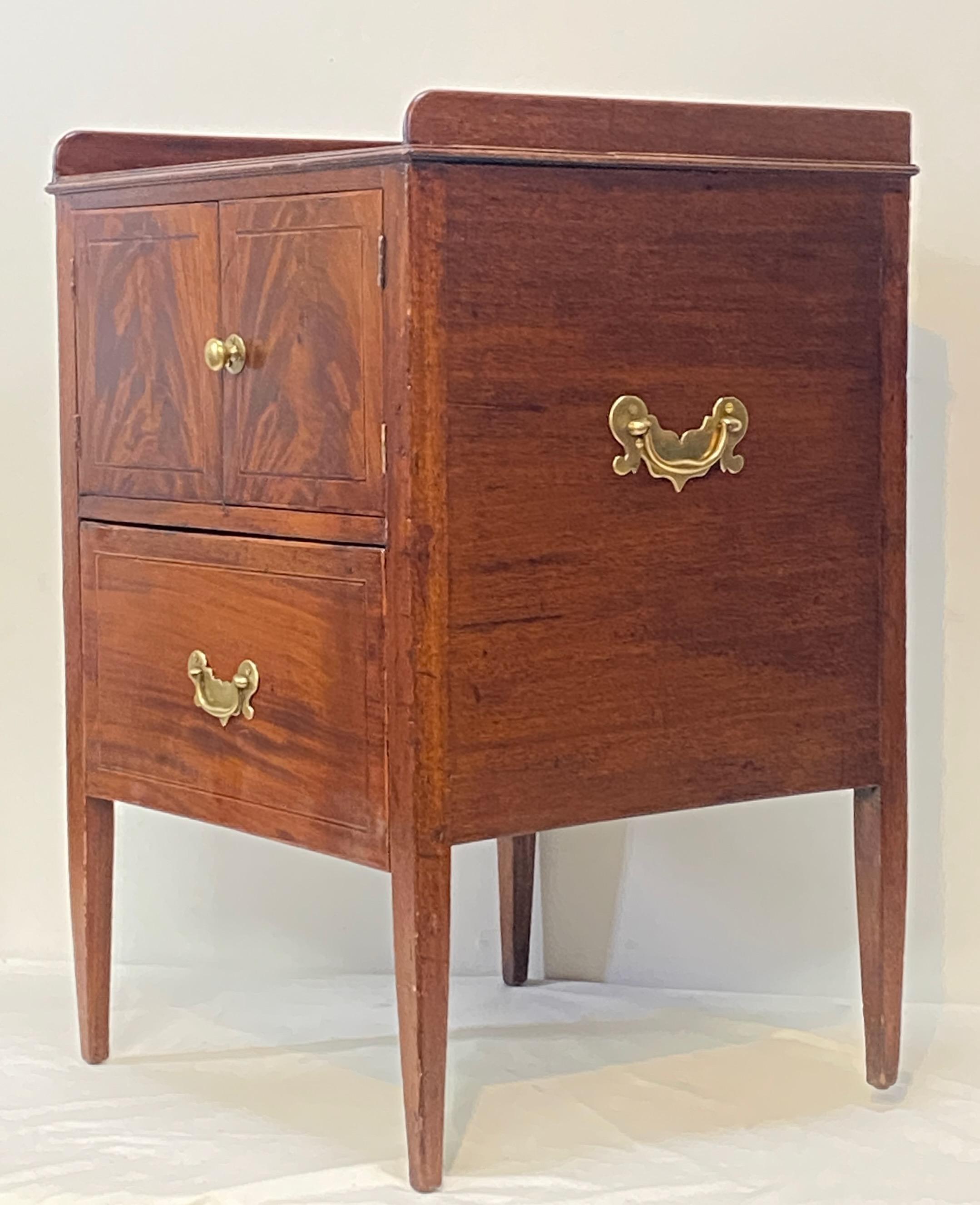 19th Century English George III Mahogany Bedside Cabinet Table, C. 1820 For Sale