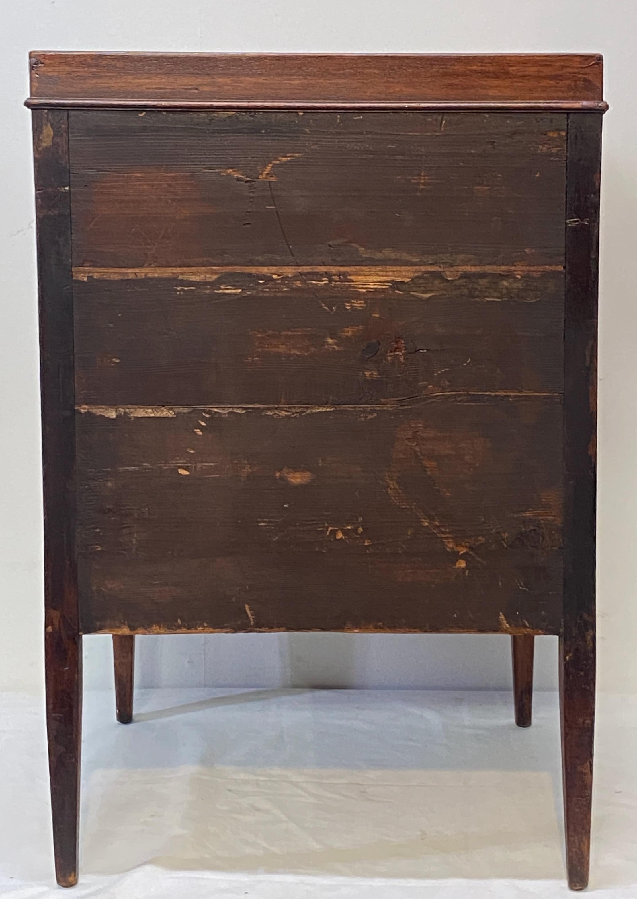 English George III Mahogany Bedside Cabinet Table, C. 1820 For Sale 3