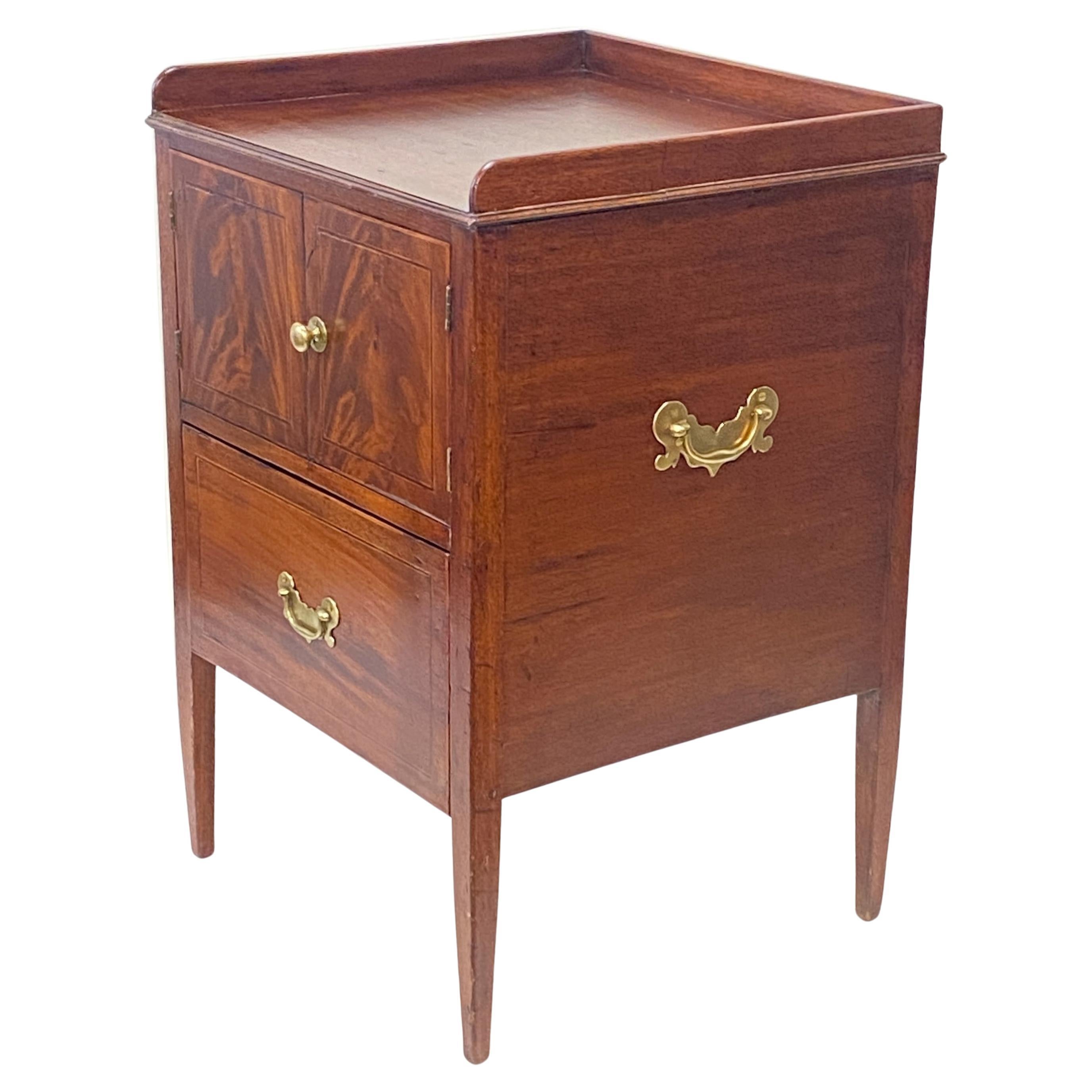 English George III Mahogany Bedside Cabinet Table, C. 1820 For Sale