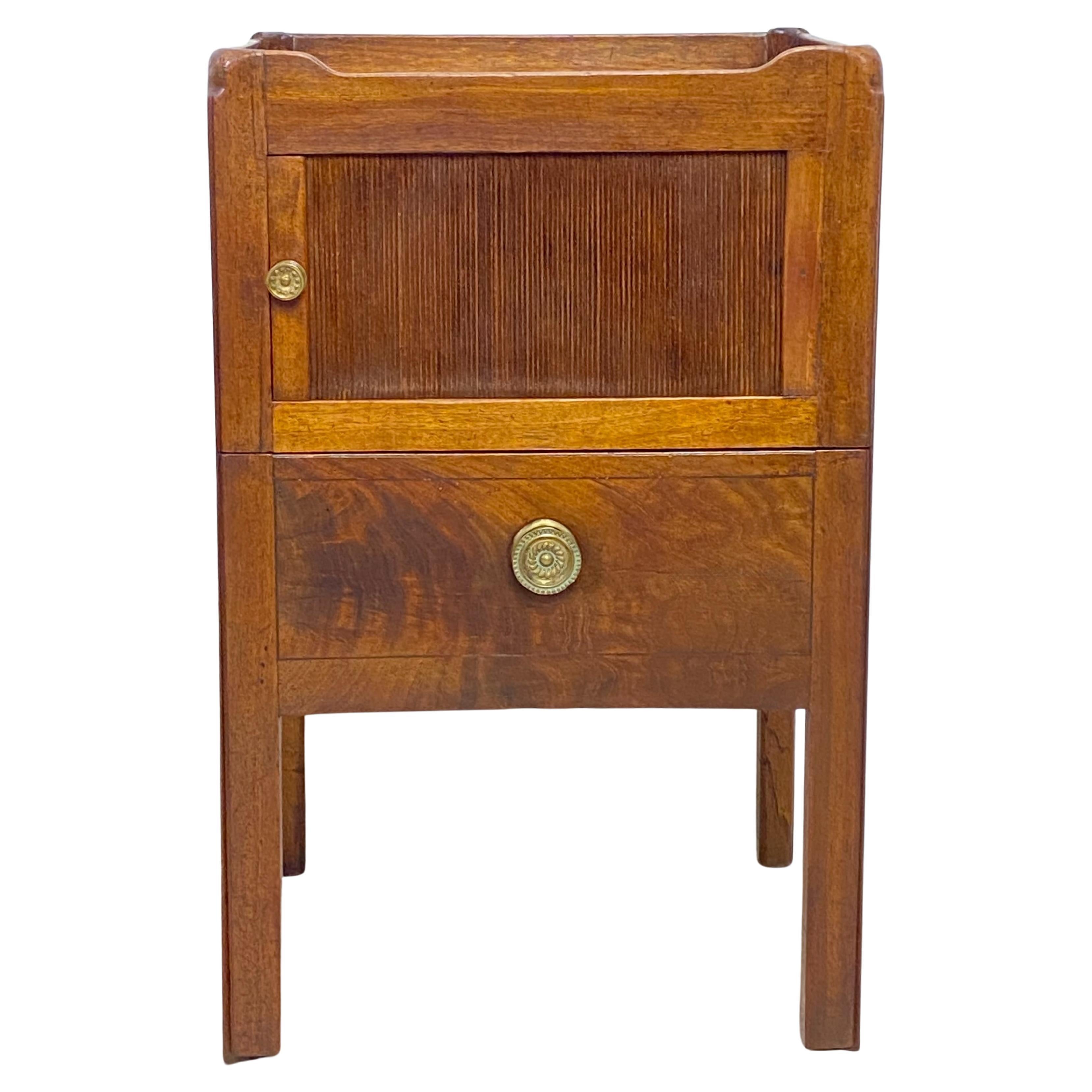 English George III Mahogany Bedside Cabinet Table, circa 1810 For Sale