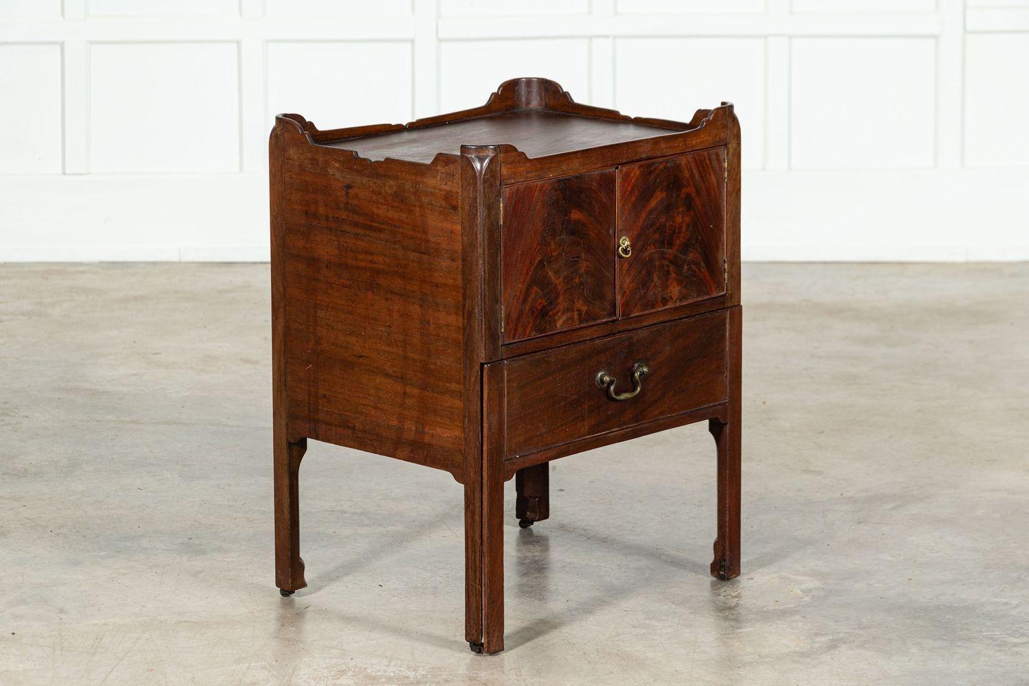 English George III Mahogany Bedside Chest For Sale 1