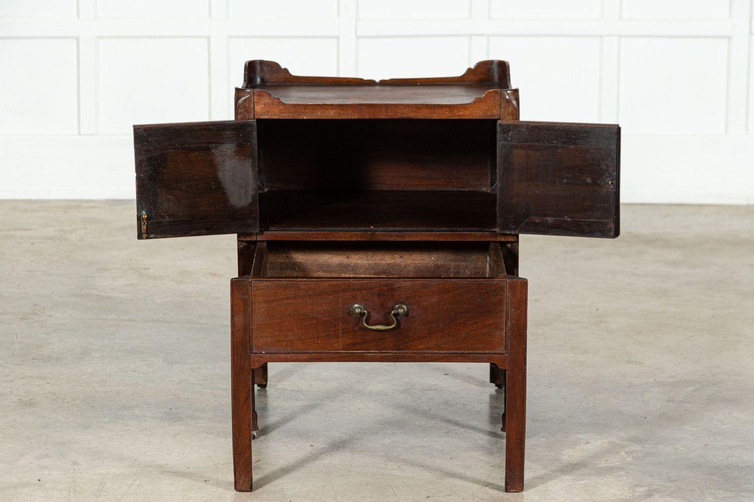 English George III Mahogany Bedside Chest For Sale 5