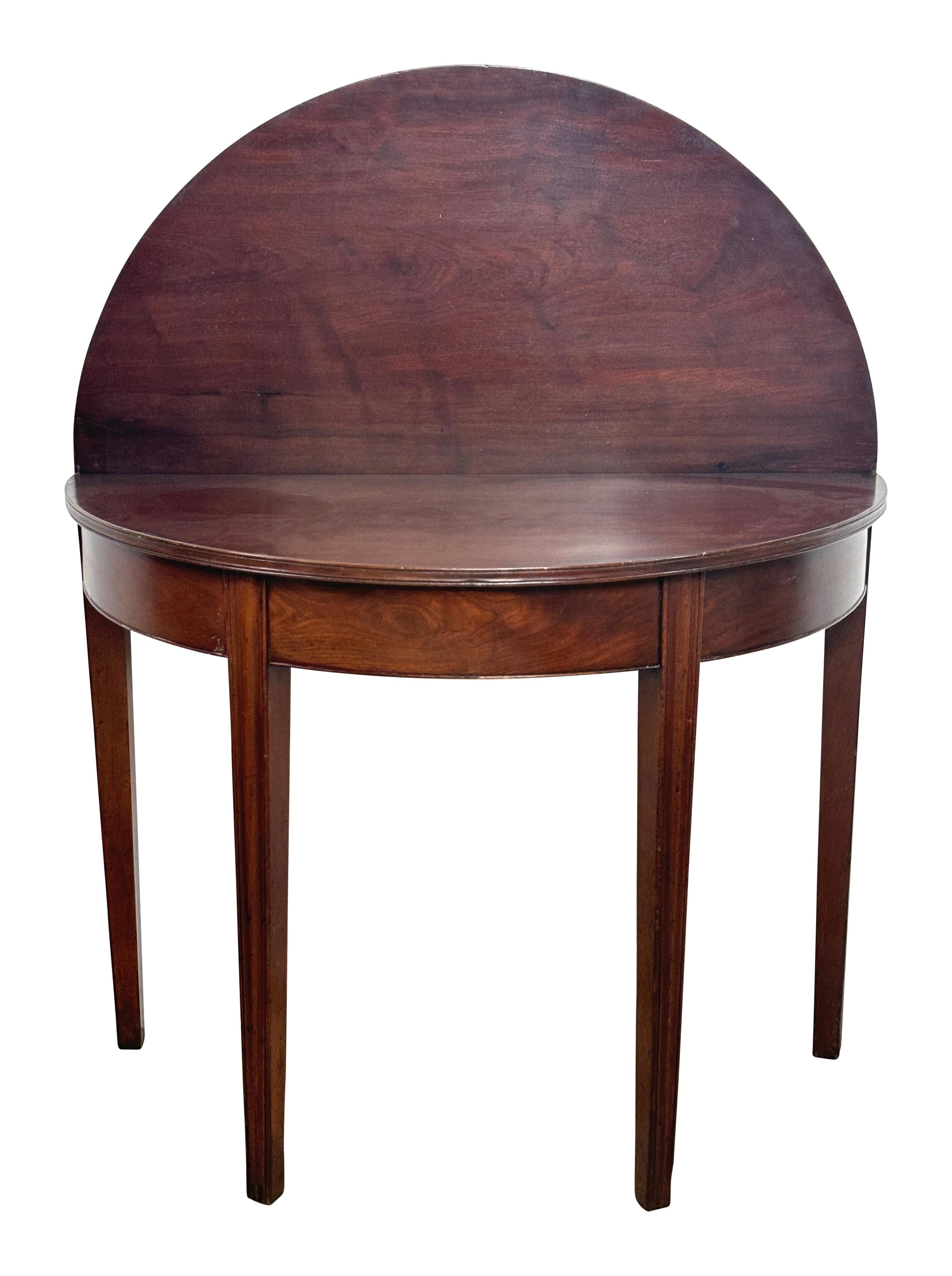 English George III Mahogany Breakfast / Game Table, 18th Century In Good Condition For Sale In San Francisco, CA