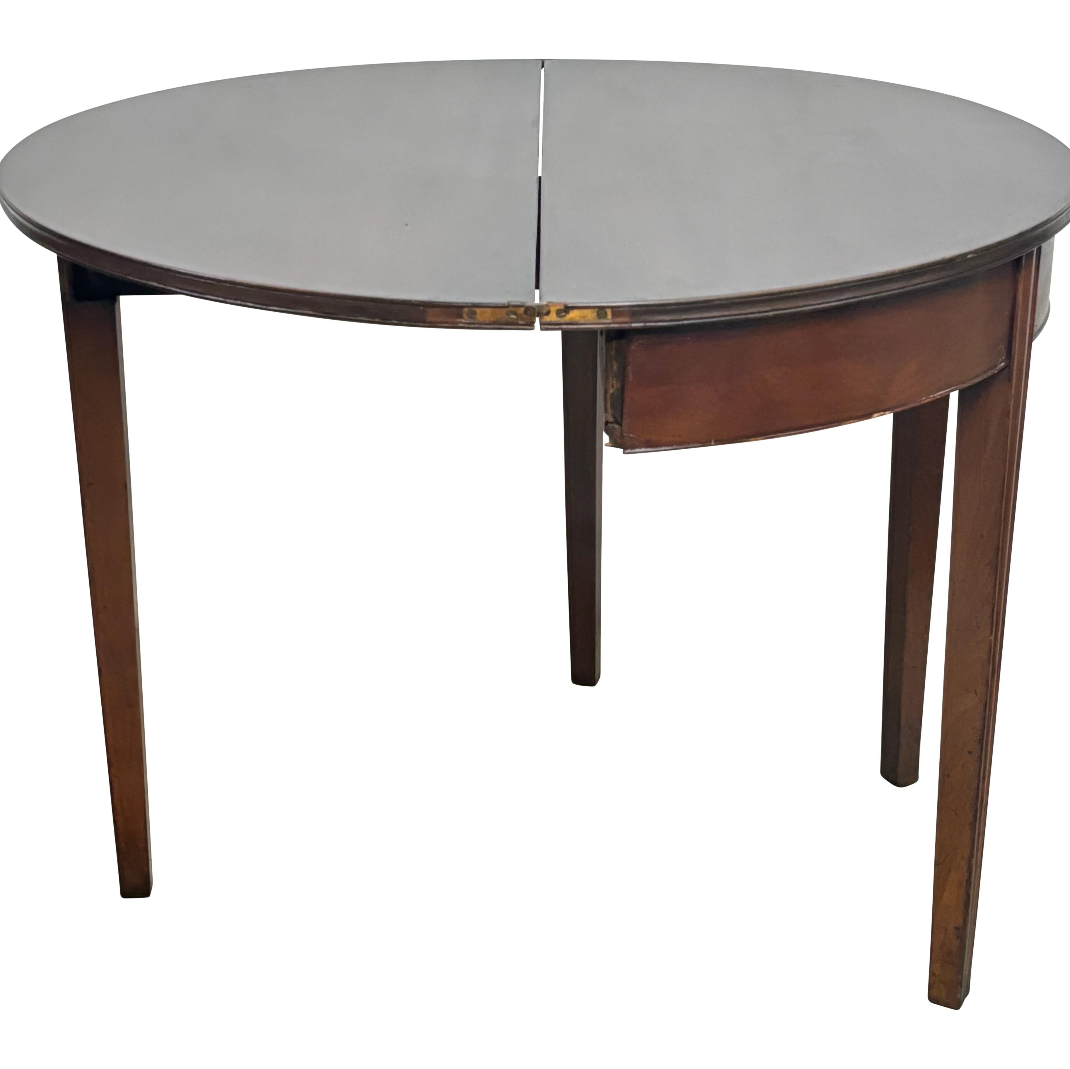 English George III Mahogany Breakfast / Game Table, 18th Century For Sale 2