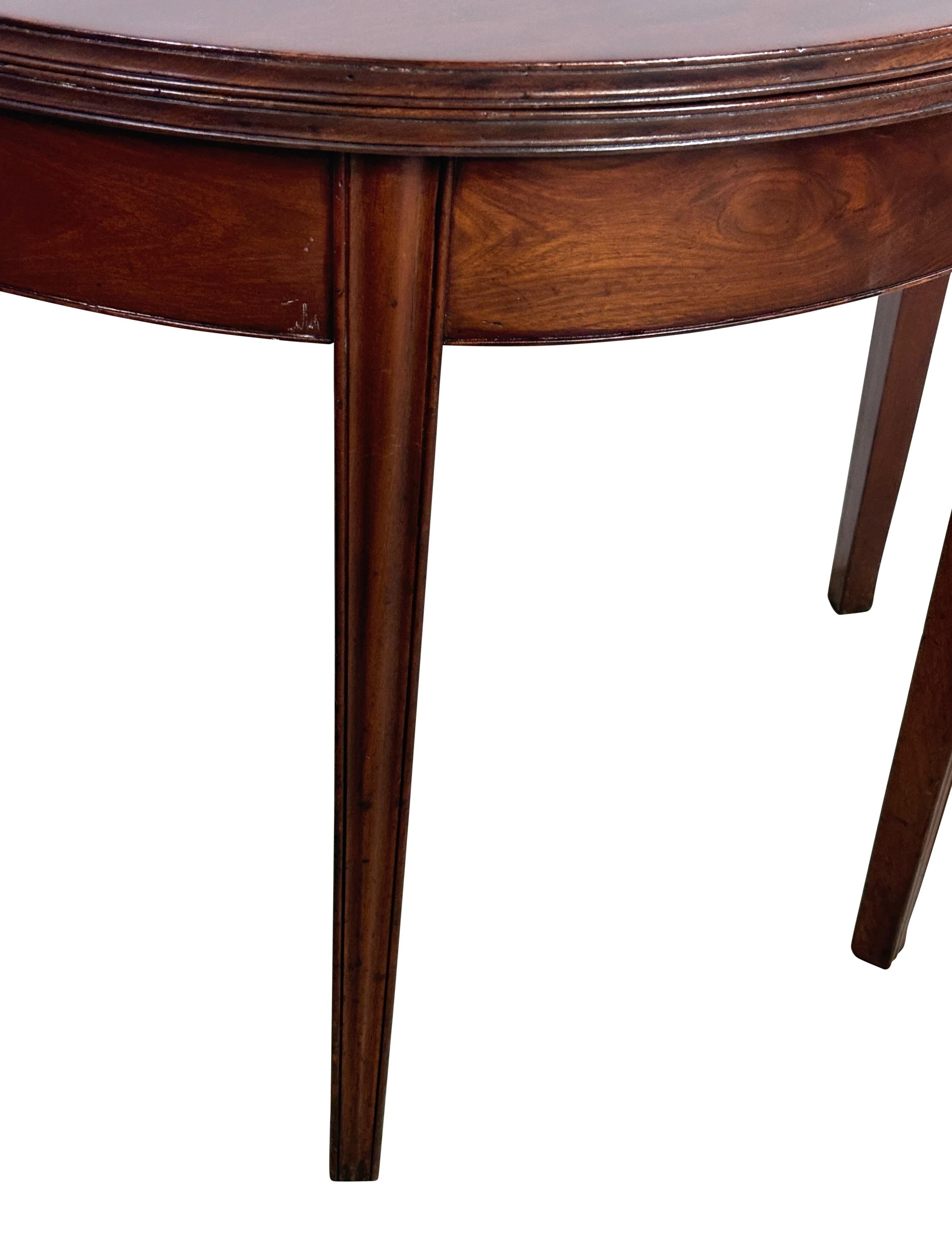 English George III Mahogany Breakfast / Game Table, 18th Century For Sale 3