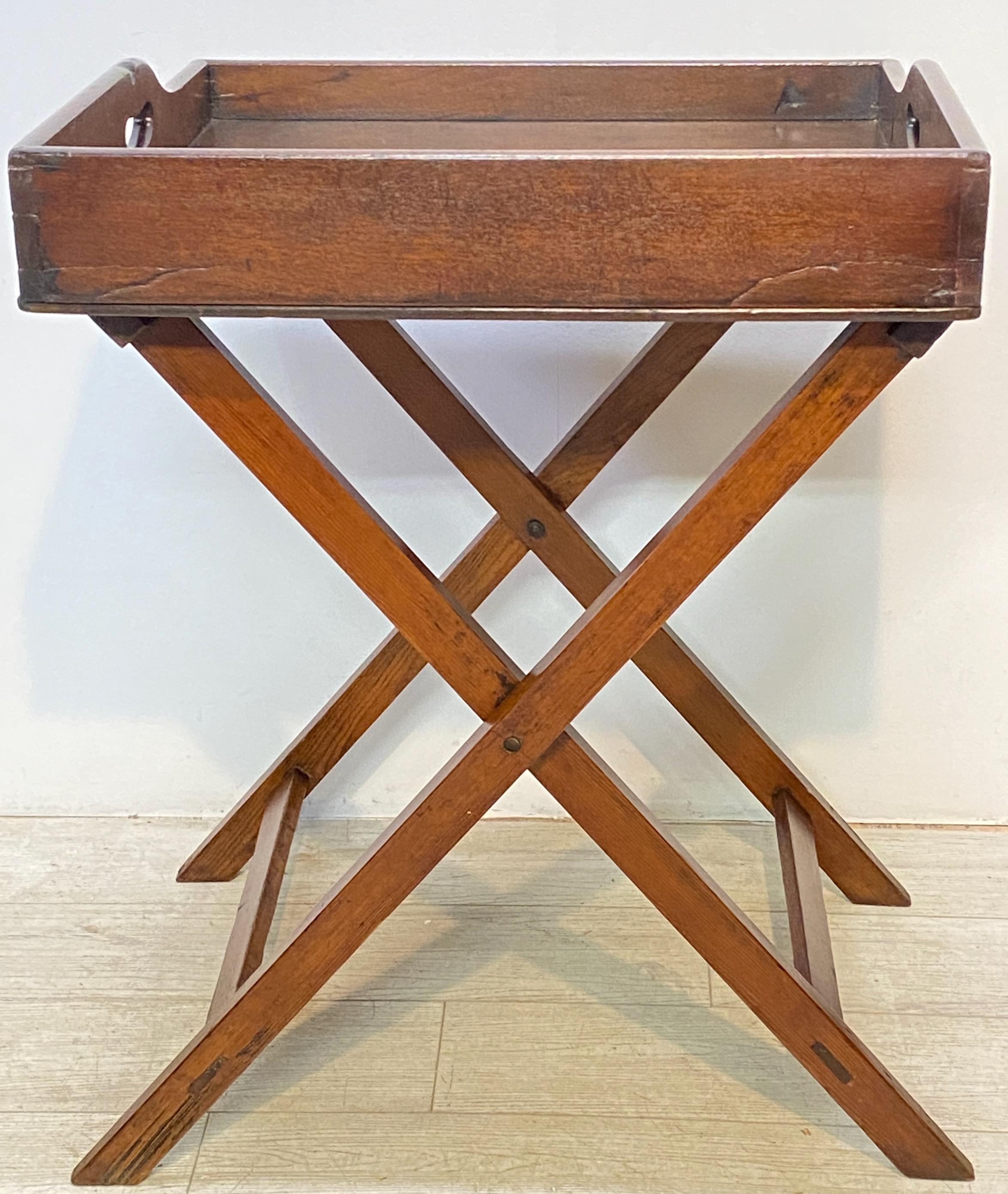 English George III Mahogany Butler's Tray Table on Folding Stand For Sale 5