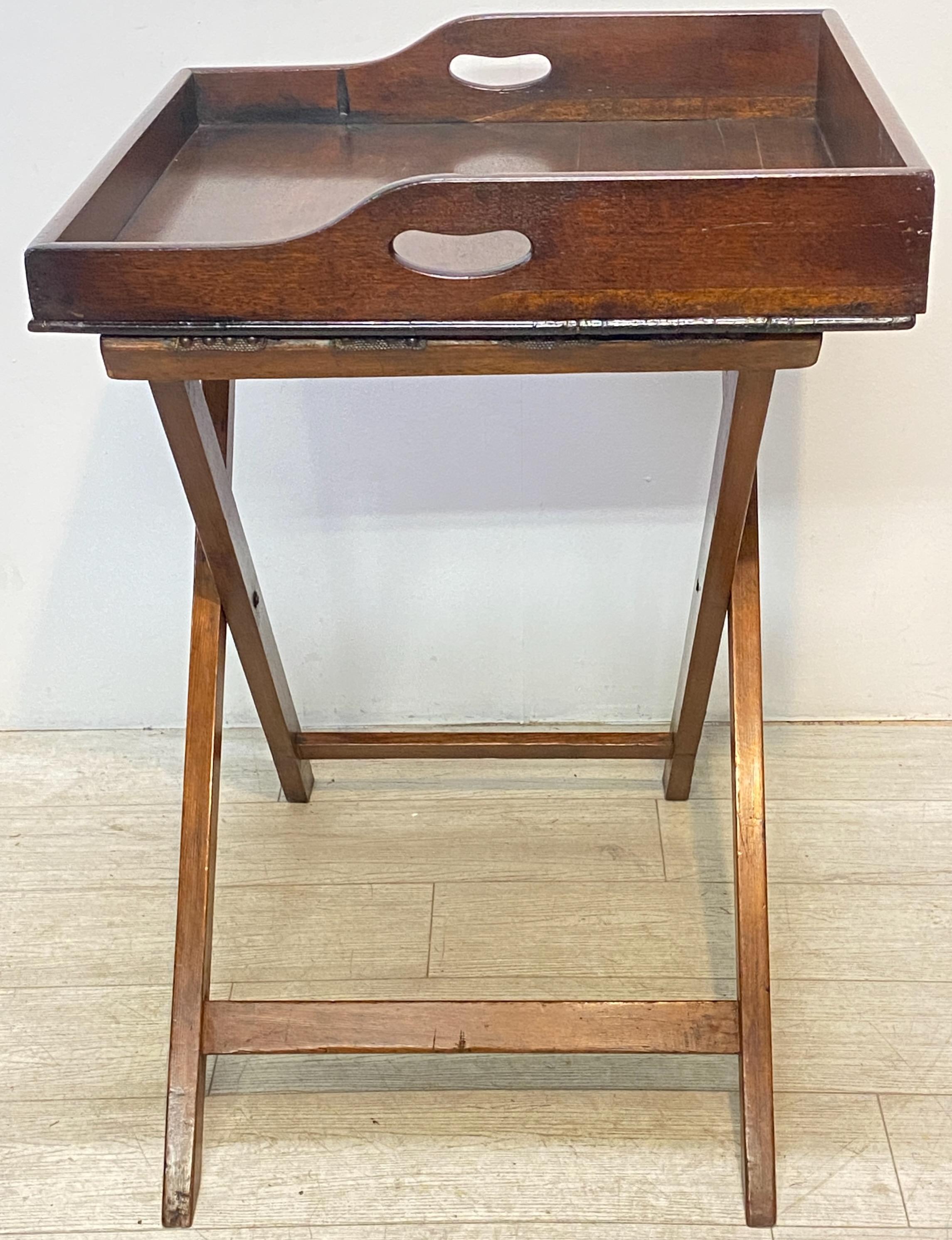 English George III Mahogany Butler's Tray Table on Folding Stand For Sale 3