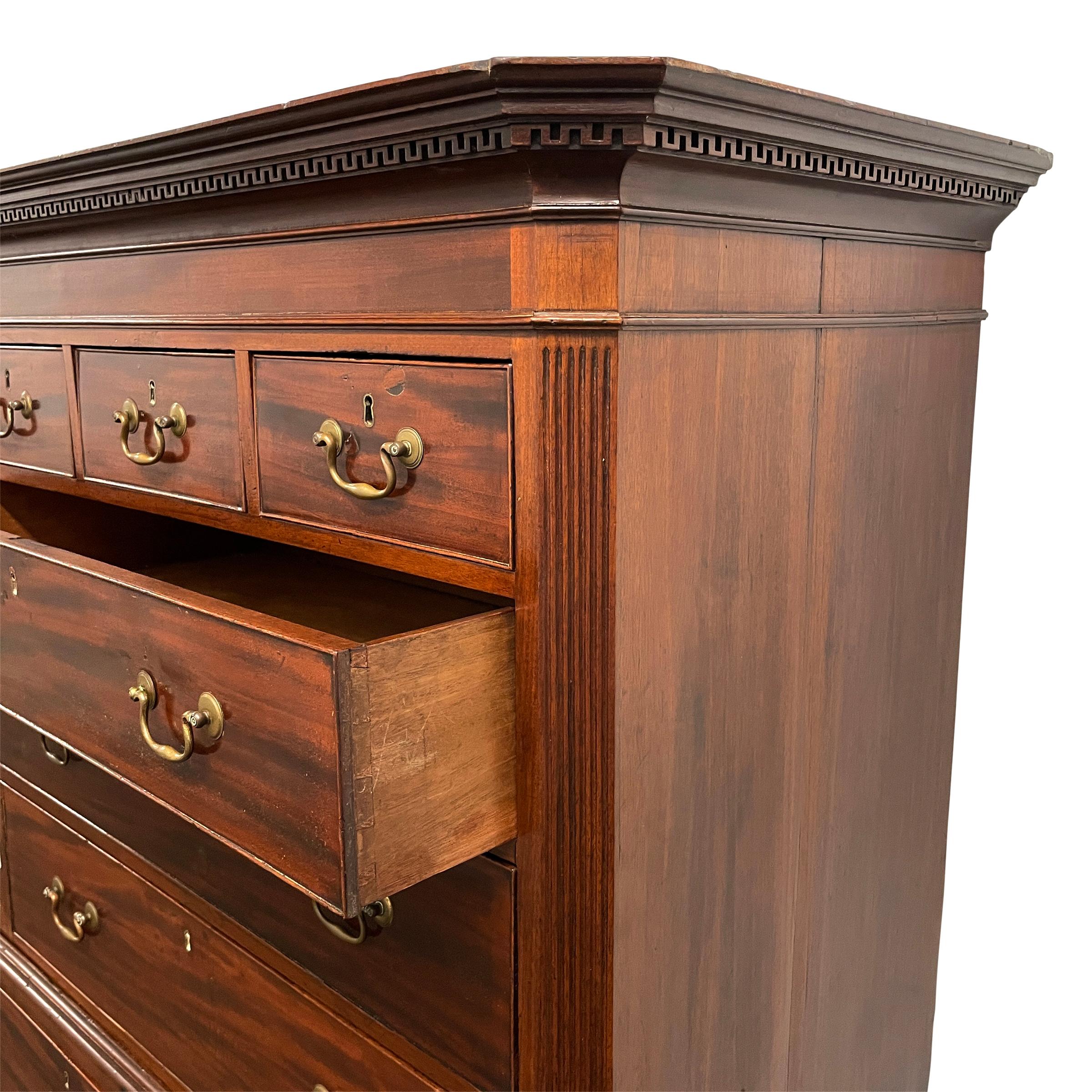 English George III Mahogany Chest on Chest For Sale 8