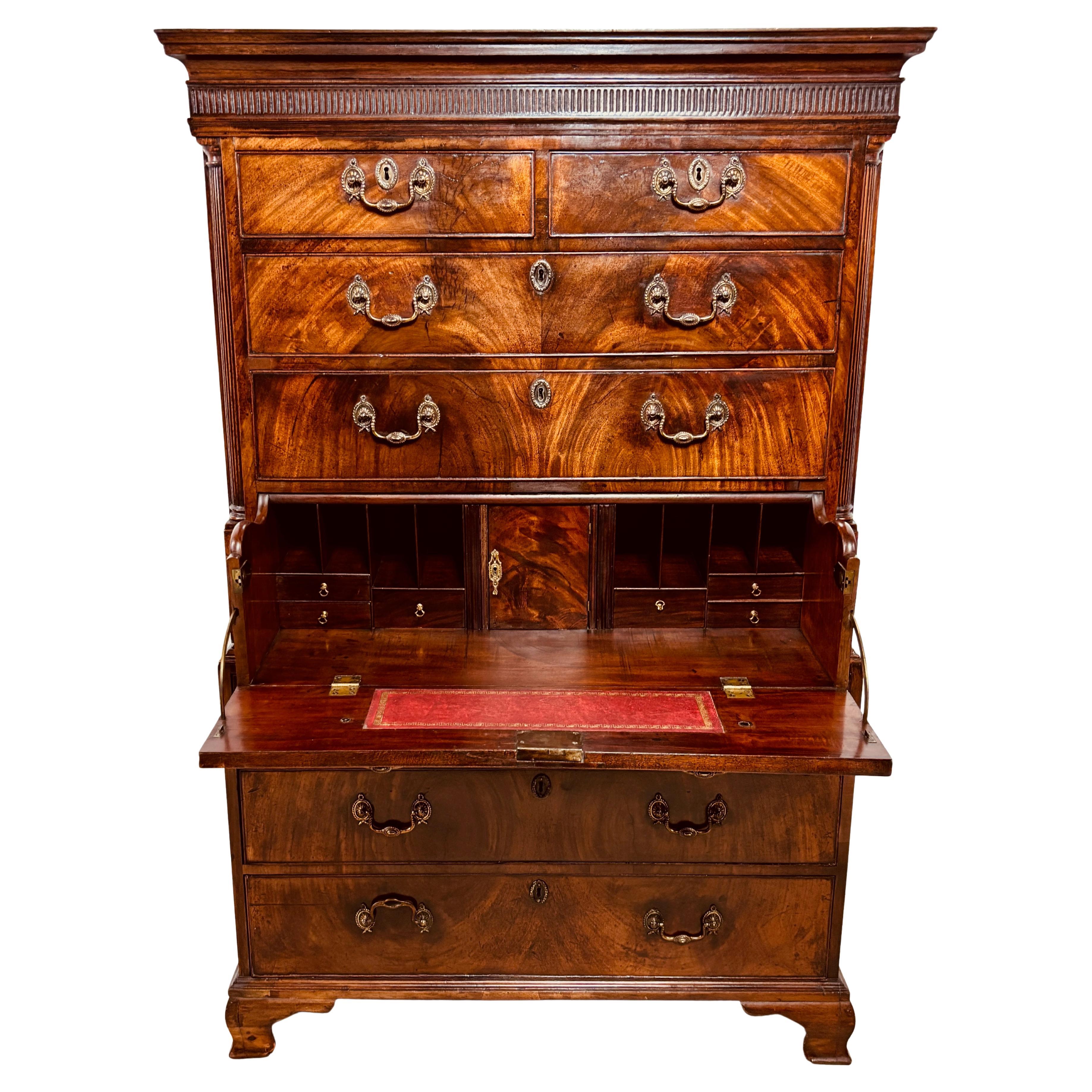 Commode secrétaire de gentleman anglaise George III en acajou 1790-1819