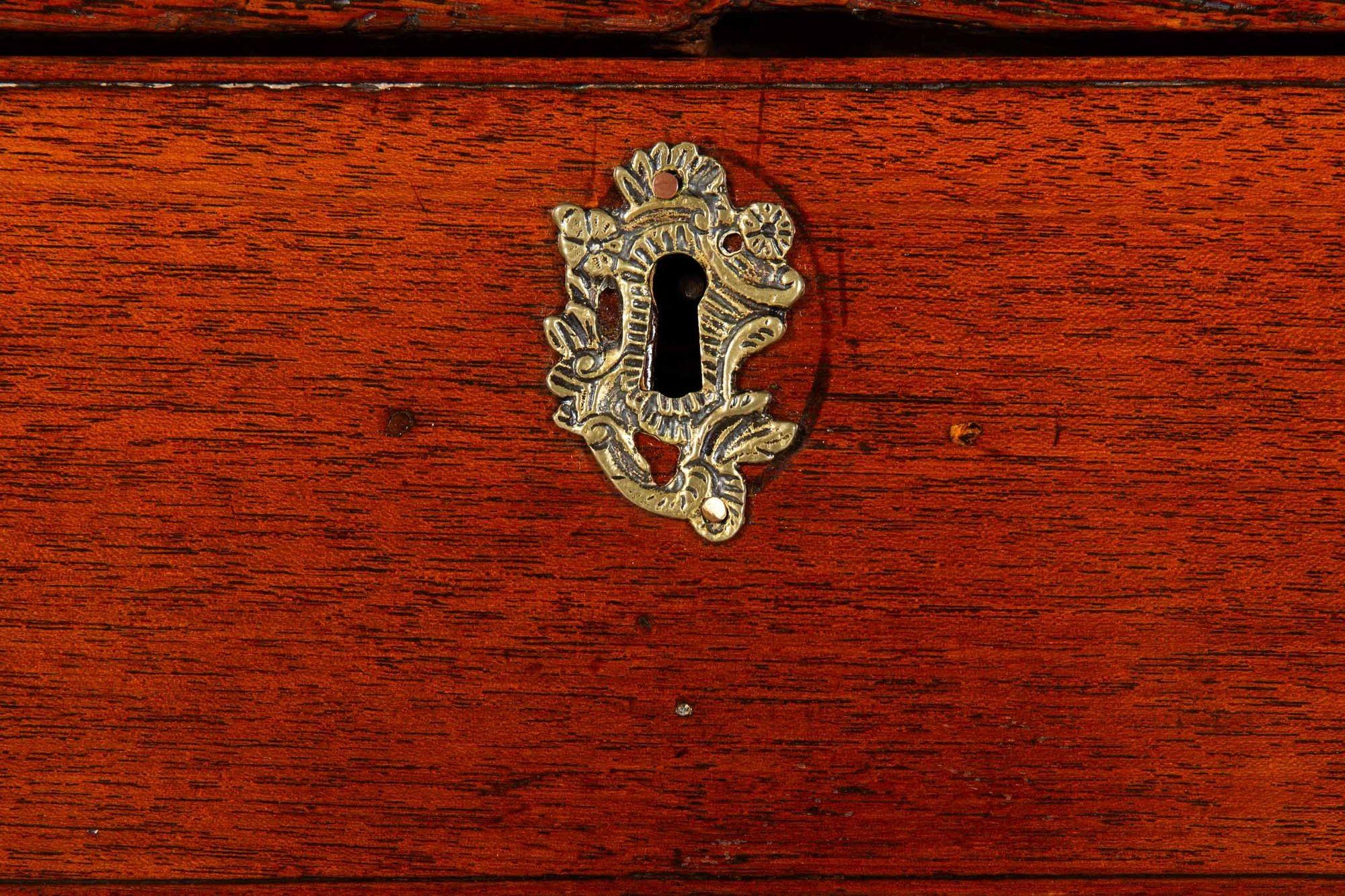 English George III Mahogany Secretary Desk and Bookcase, 18th Century For Sale 6