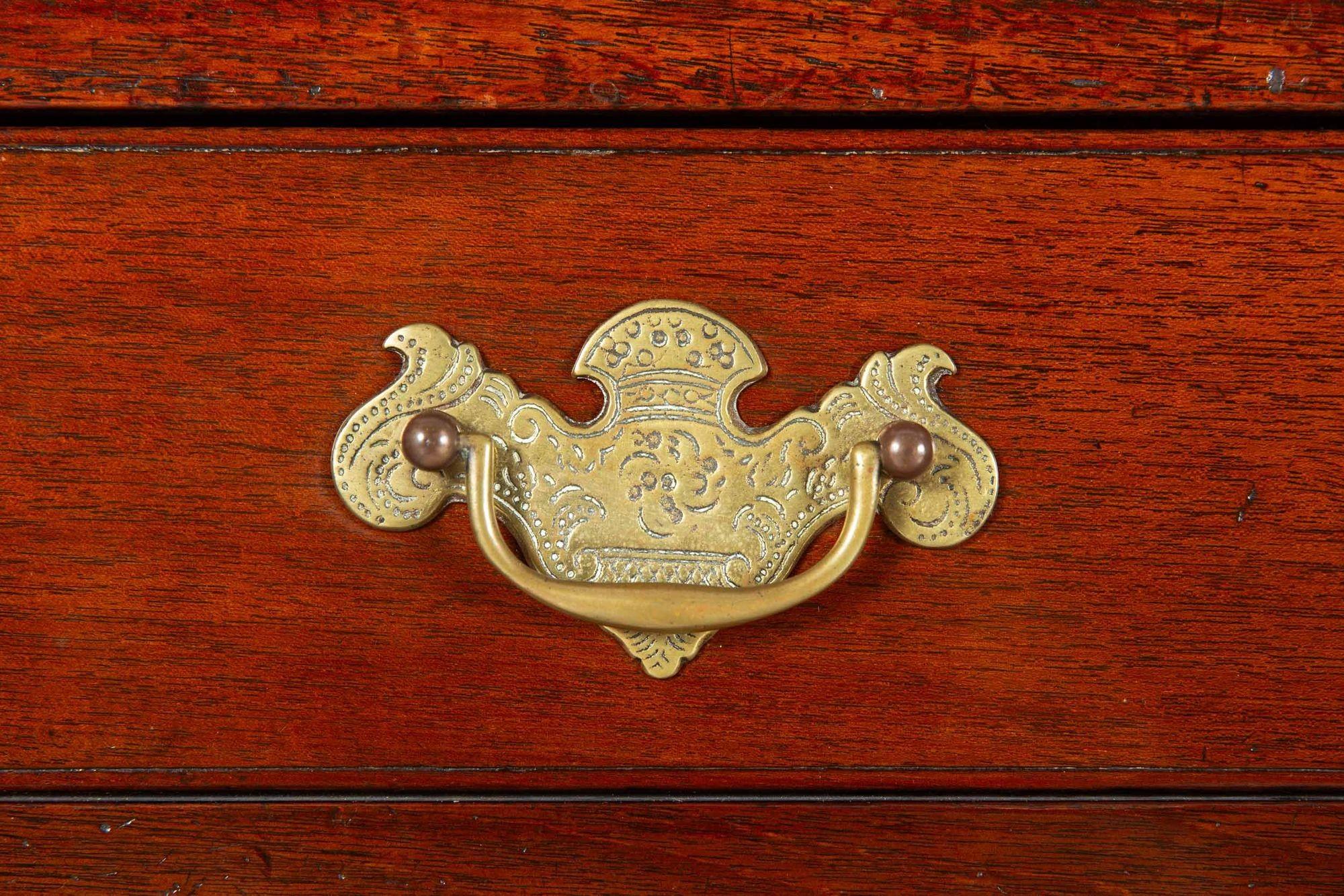 English George III Mahogany Secretary Desk and Bookcase, 18th Century For Sale 8