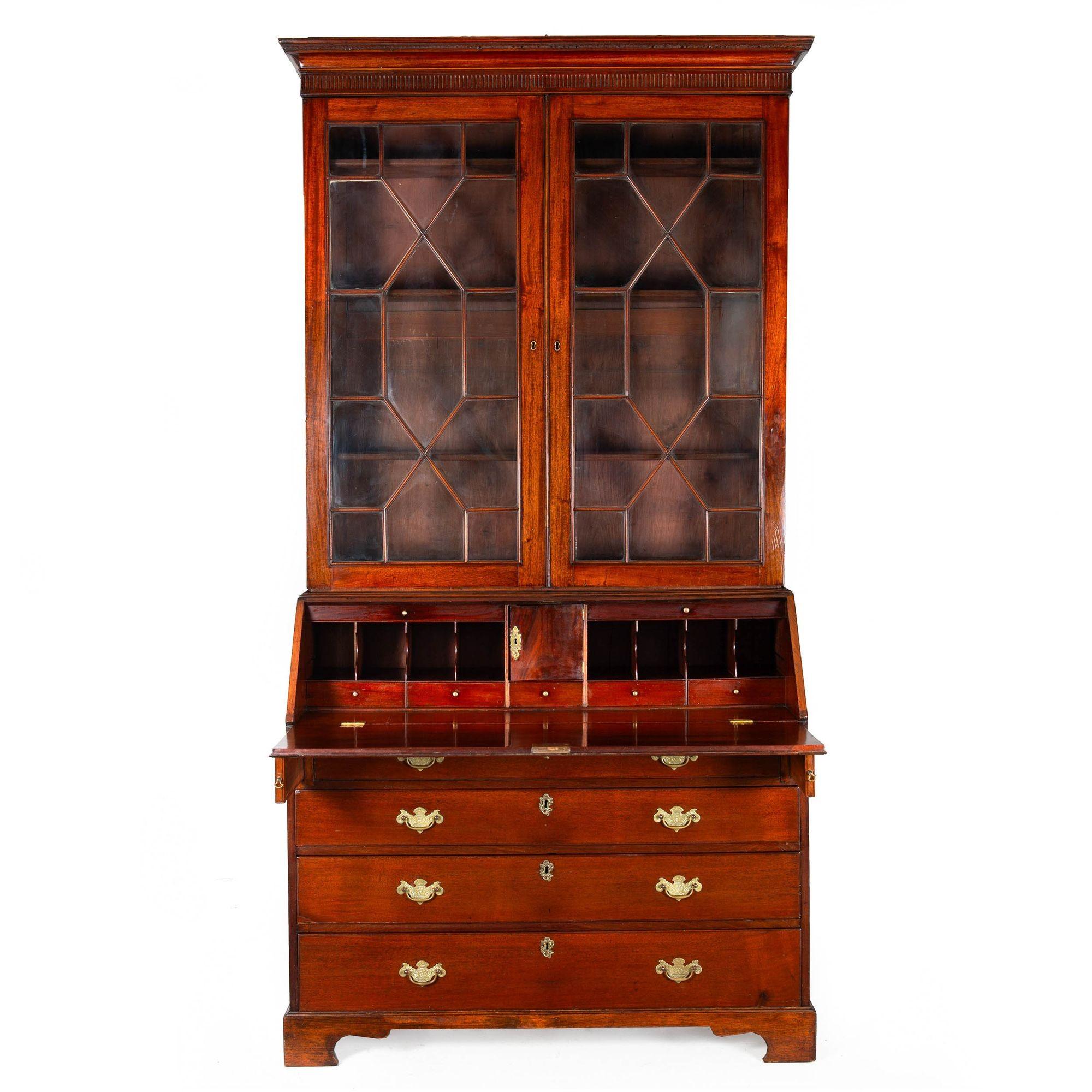 English George III Mahogany Secretary Desk and Bookcase, 18th Century In Good Condition For Sale In Shippensburg, PA