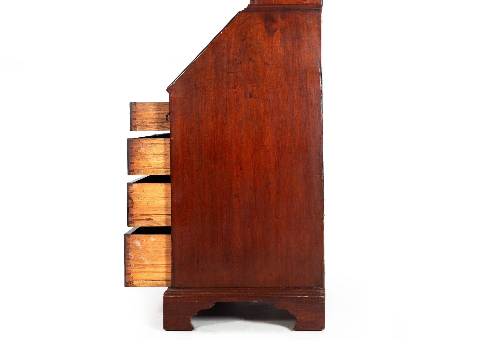 English George III Mahogany Secretary Desk with Bookcase circa 1780 For Sale 5
