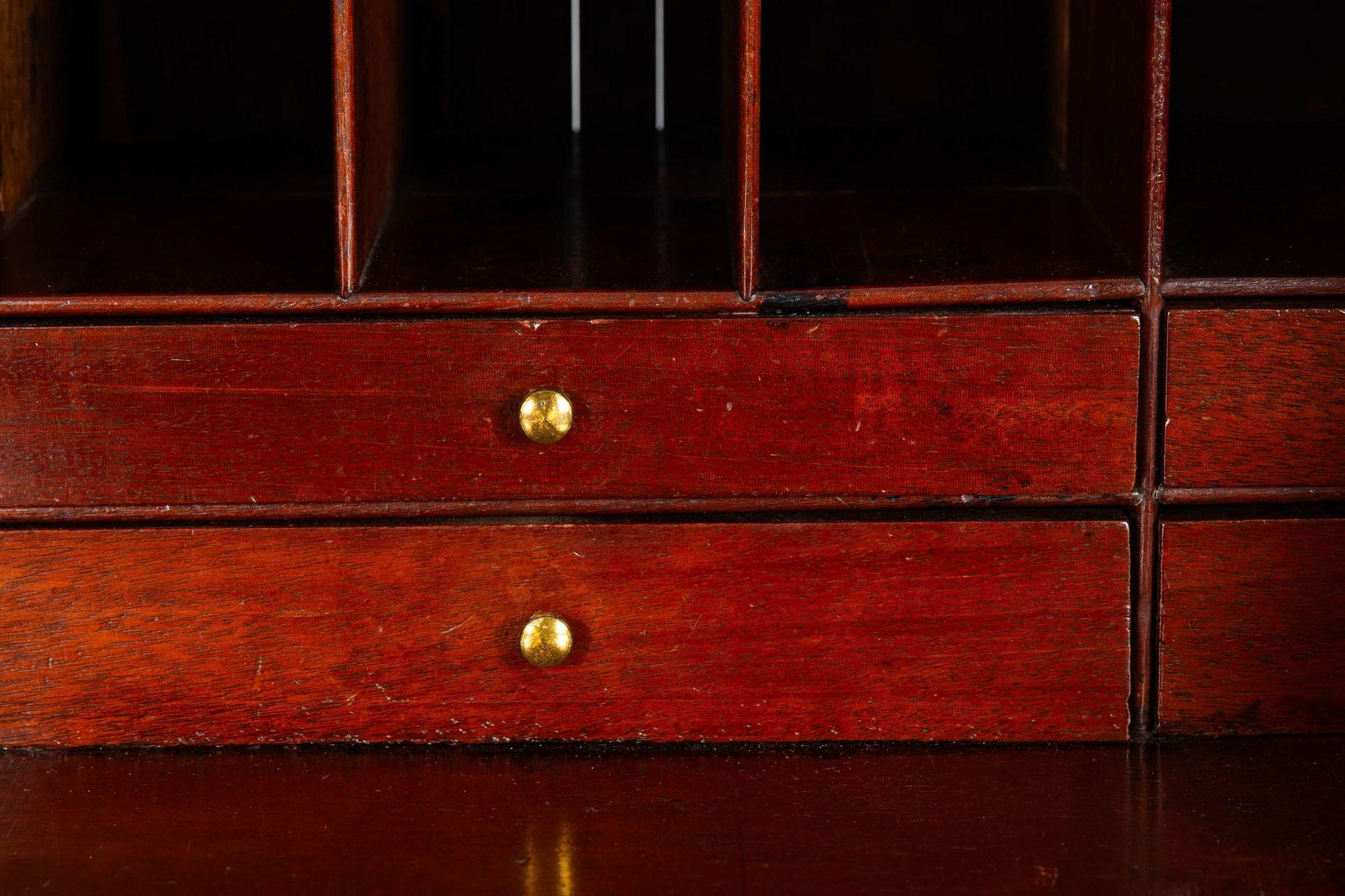 English George III Mahogany Secretary Desk with Bookcase circa 1780 For Sale 14