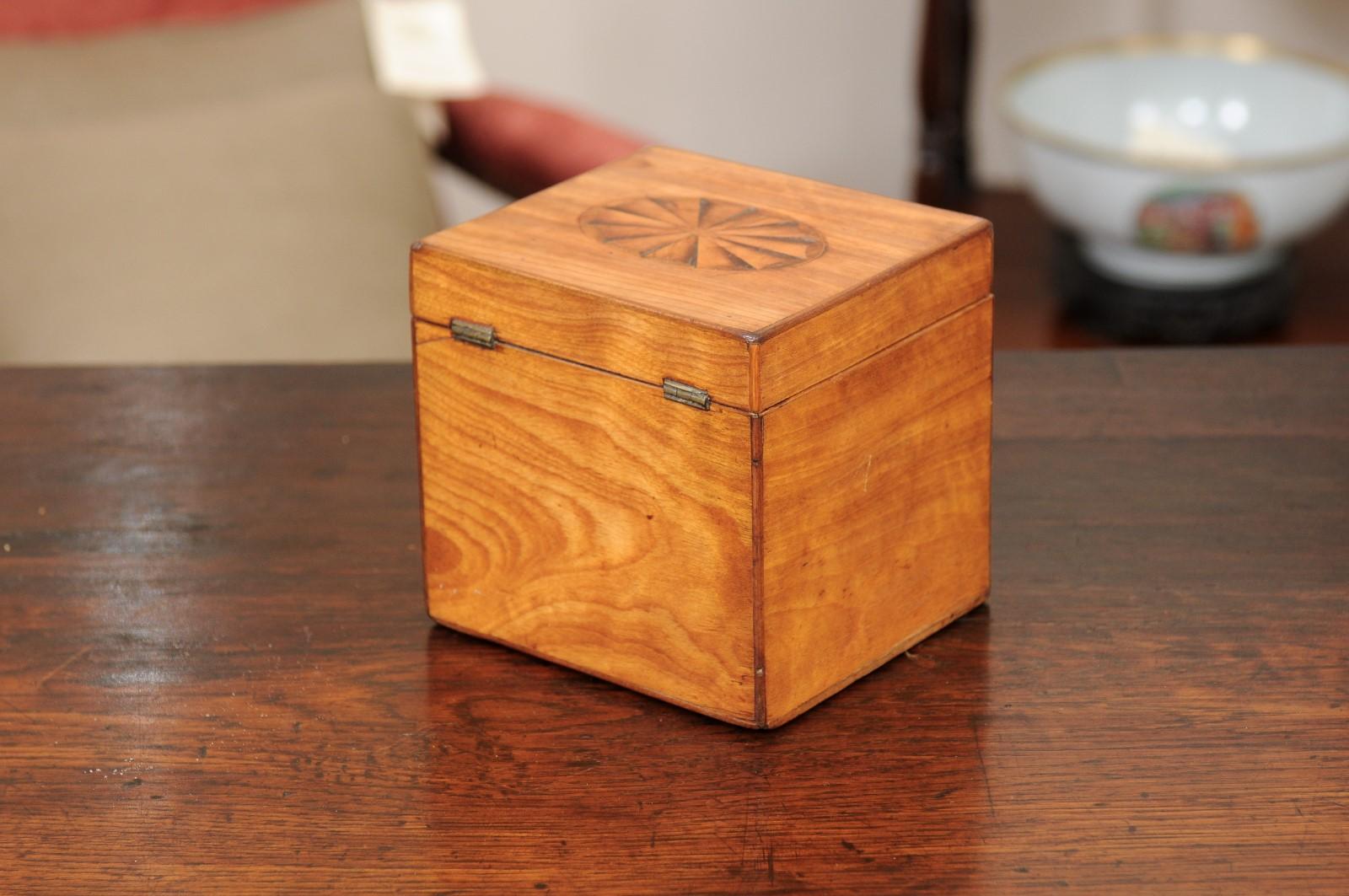 Late 18th Century English George III Mahogany Tea Caddy with Patera Inlay, ca. 1790 For Sale