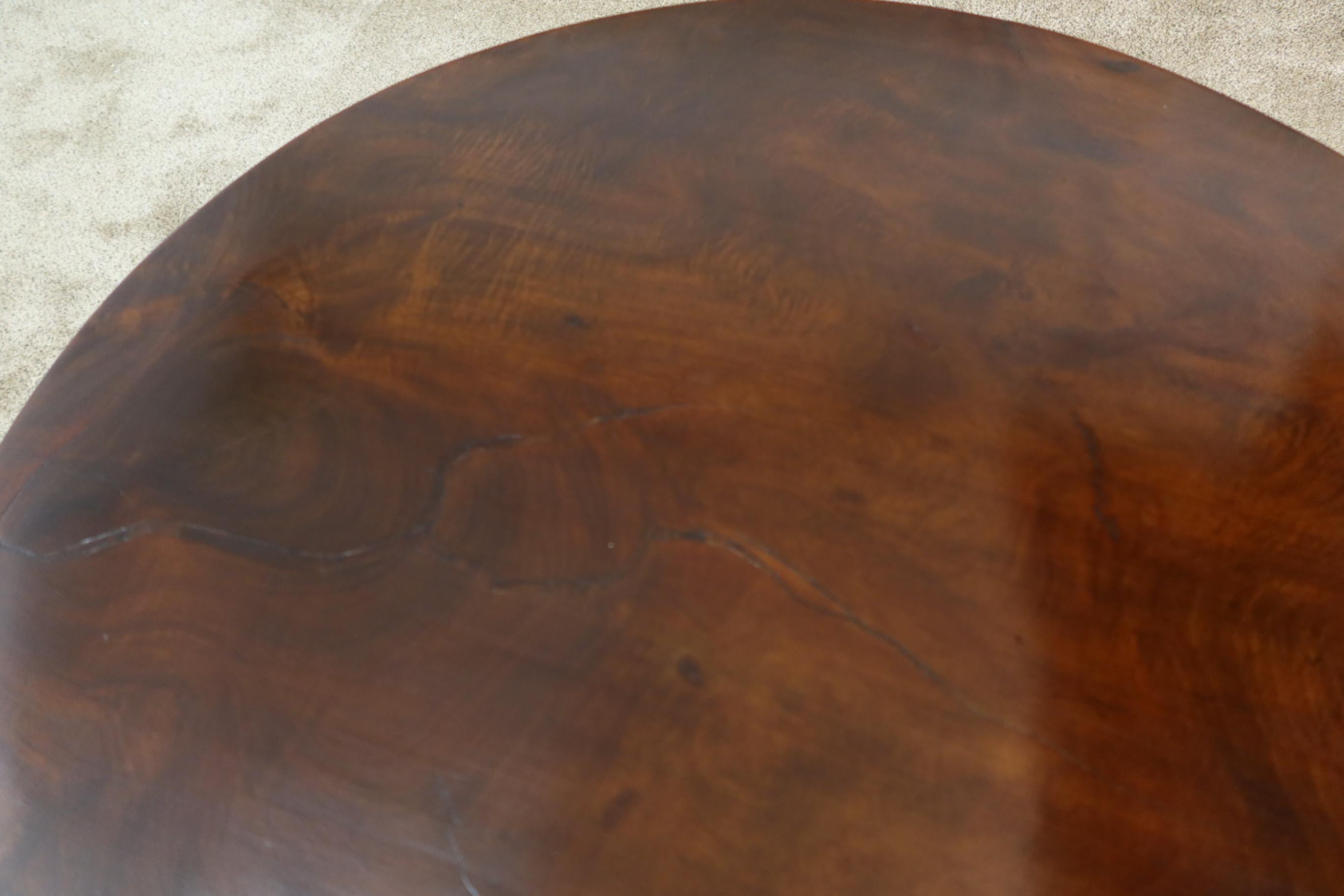 English George III Mahogany Tilt-Top Tea Table with Well-Carved Base, circa 1780 In Good Condition For Sale In Barrington, IL