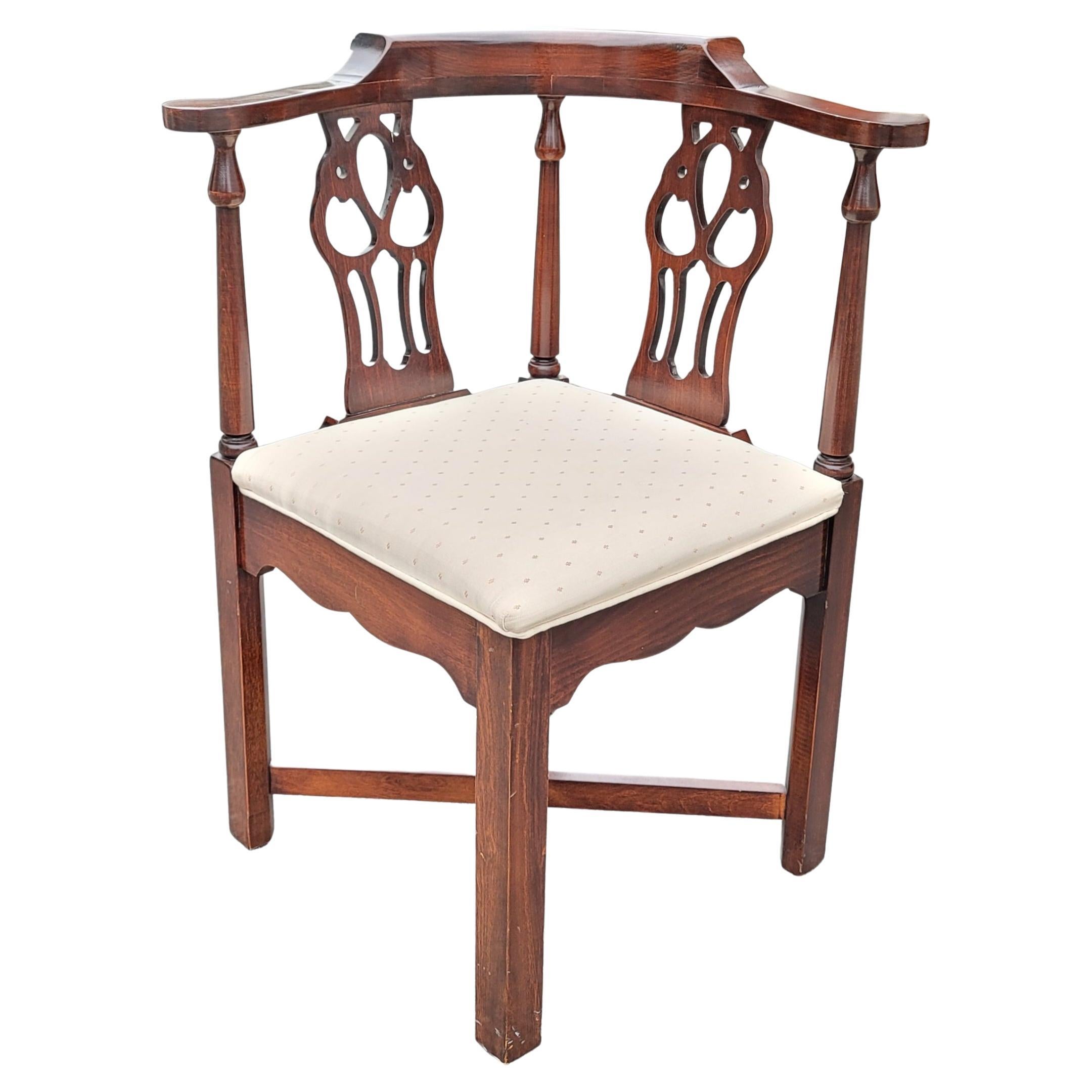 English George III Mahogany Upholstered Corner Chair For Sale