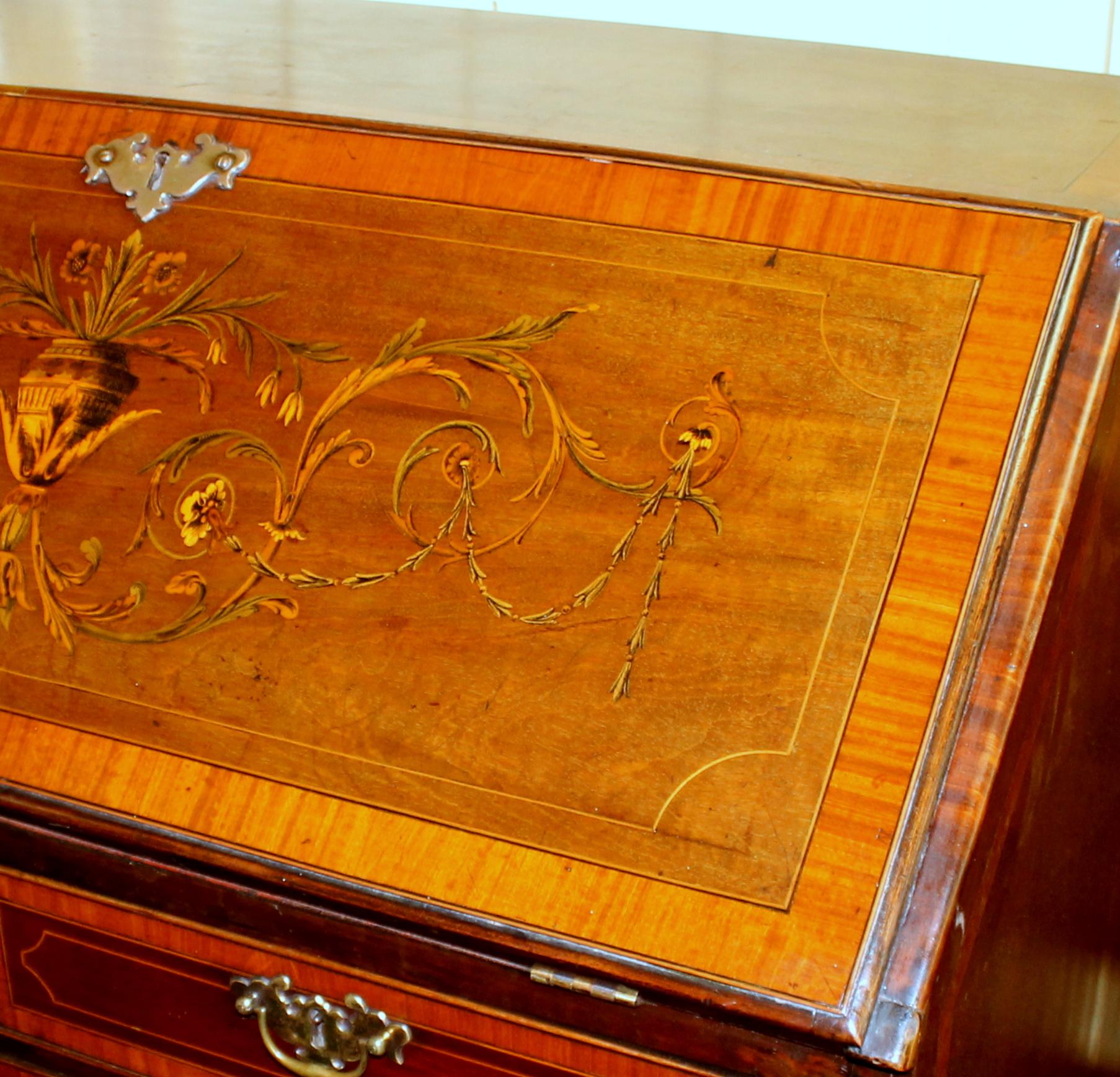 English George III Marquetry Inlaid Mahogony Adam Style Slant-Front Bureau In Excellent Condition In Charleston, SC