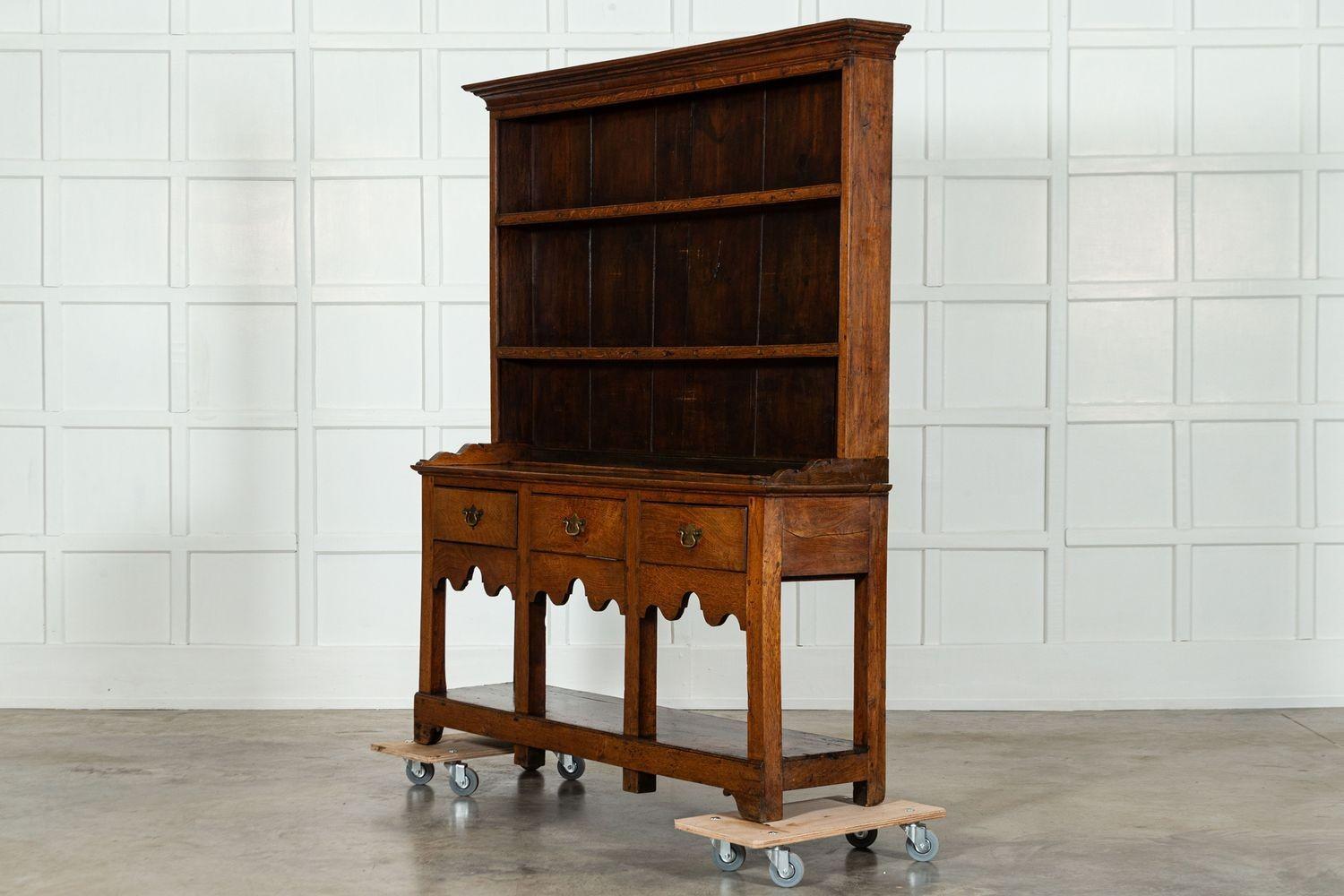 XIX secolo Comò inglese George III Oak in vendita