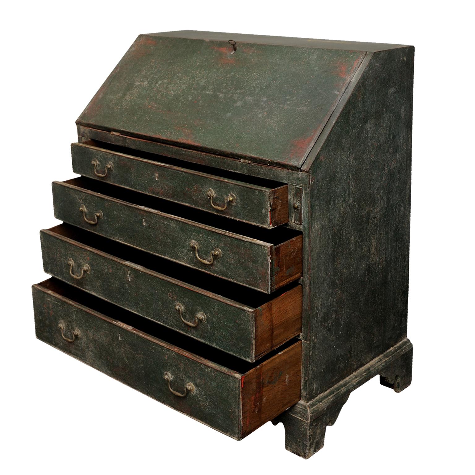 English George III Painted Oak Bureau, circa 1760 In Good Condition For Sale In Tetbury, Gloucestershire