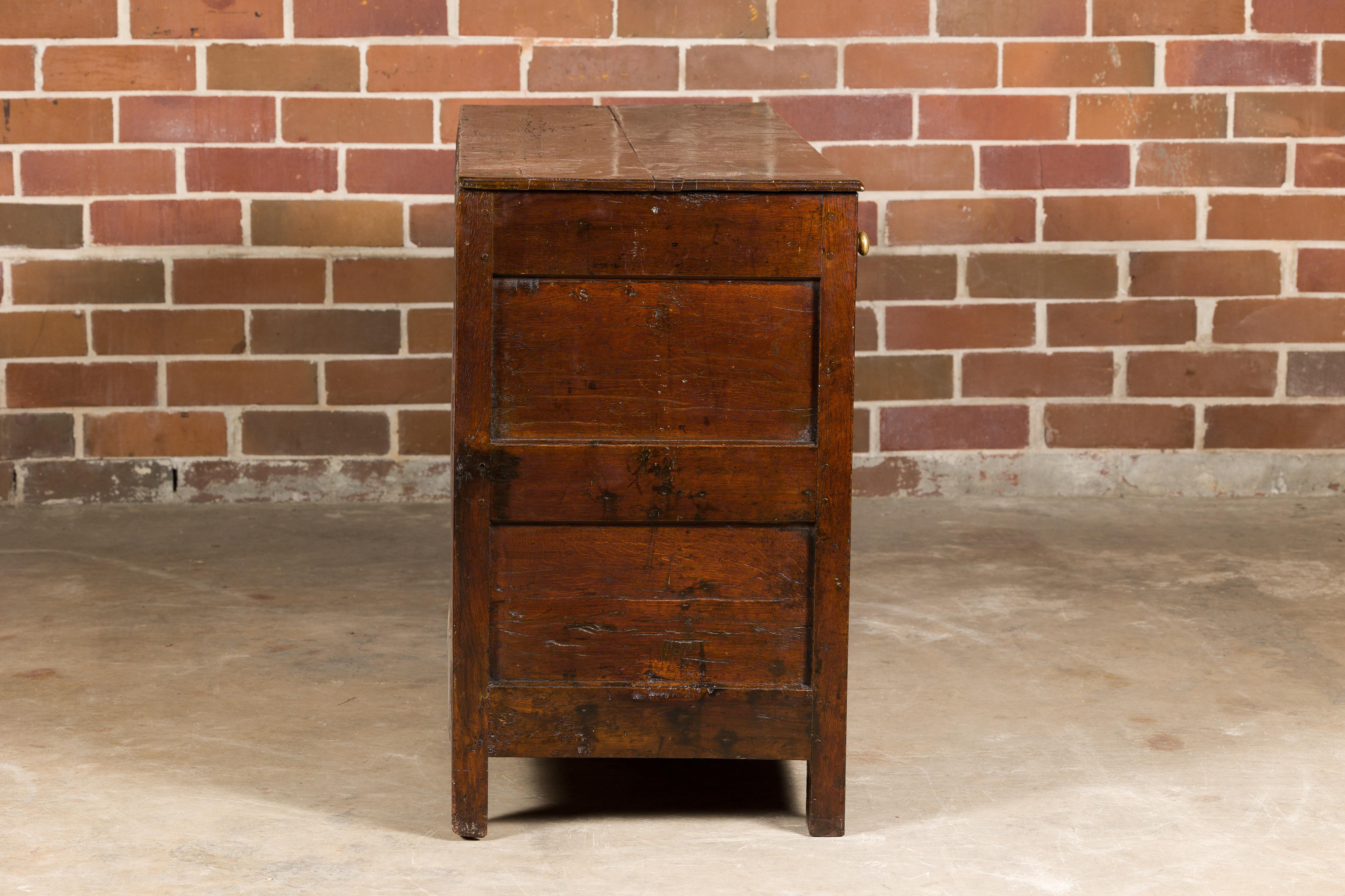 Englisches Eichenbuffet aus der Zeit von George III. 1800 mit sechs Schubladen und zwei Türen 5