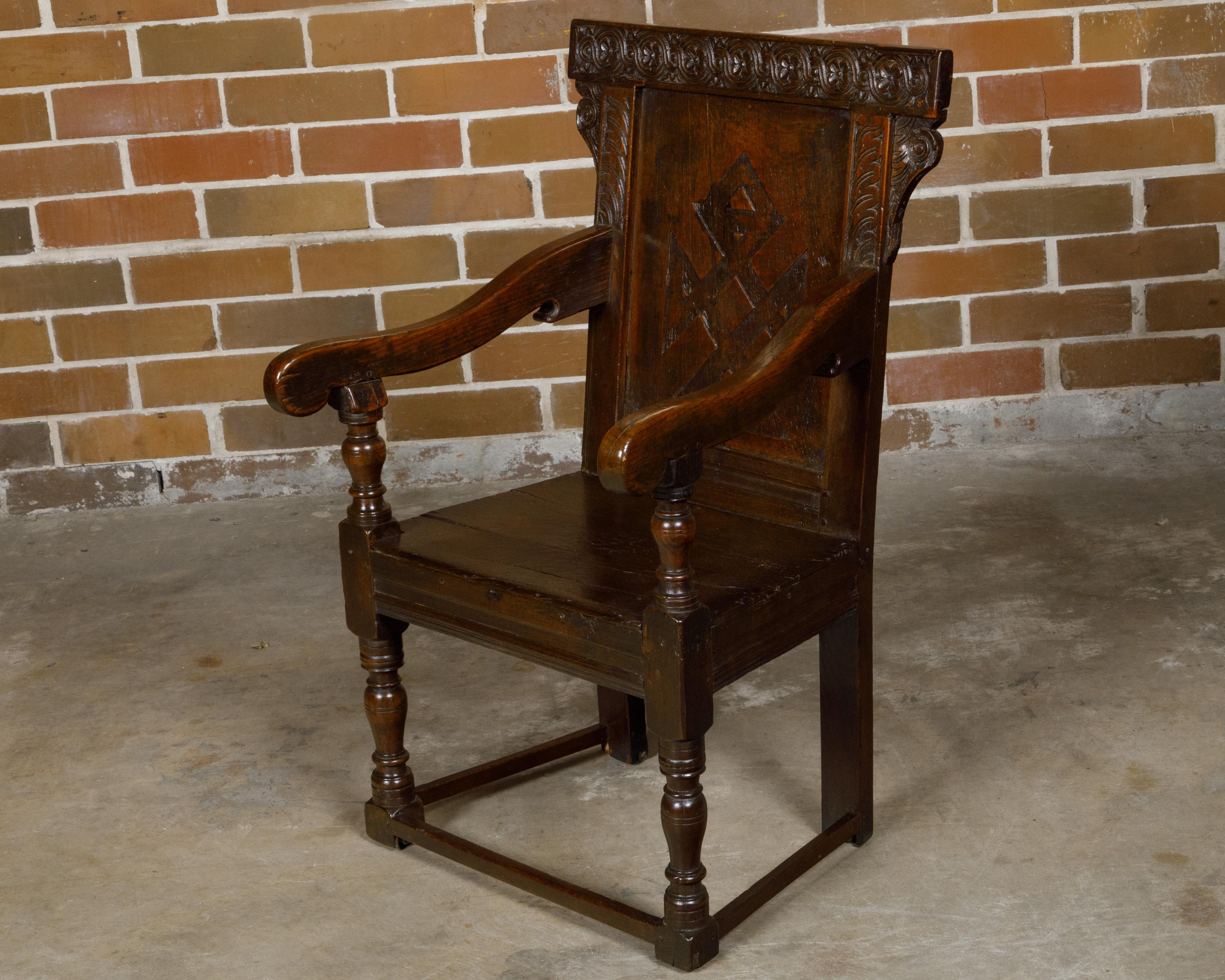 XVIIIe siècle et antérieur Fauteuil en chêne à dossier sculpté de la période George III au début du XVIIIe siècle en vente