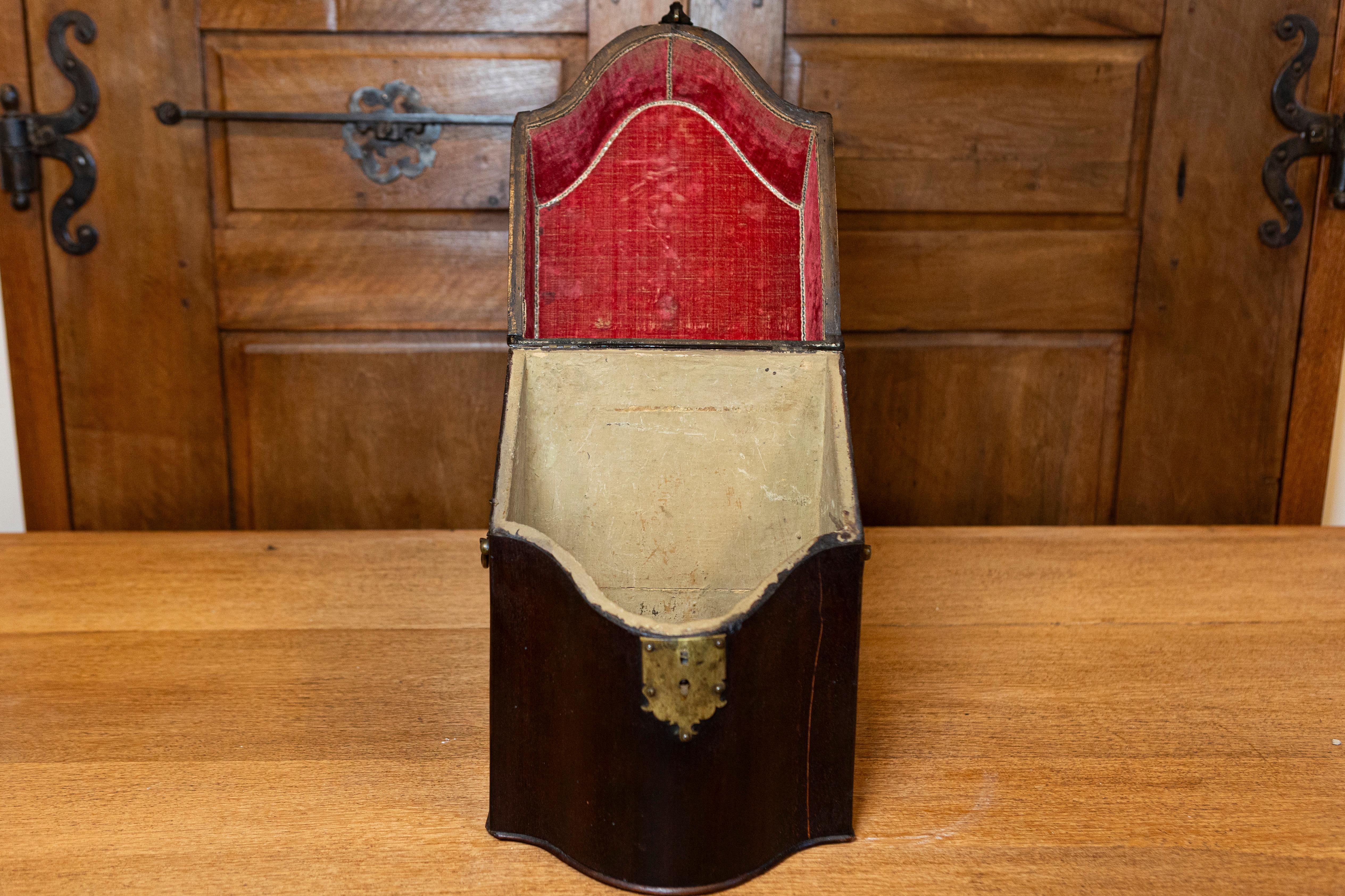 English George III Period Early 18th Century Walnut Box with Brass Hardware For Sale 9