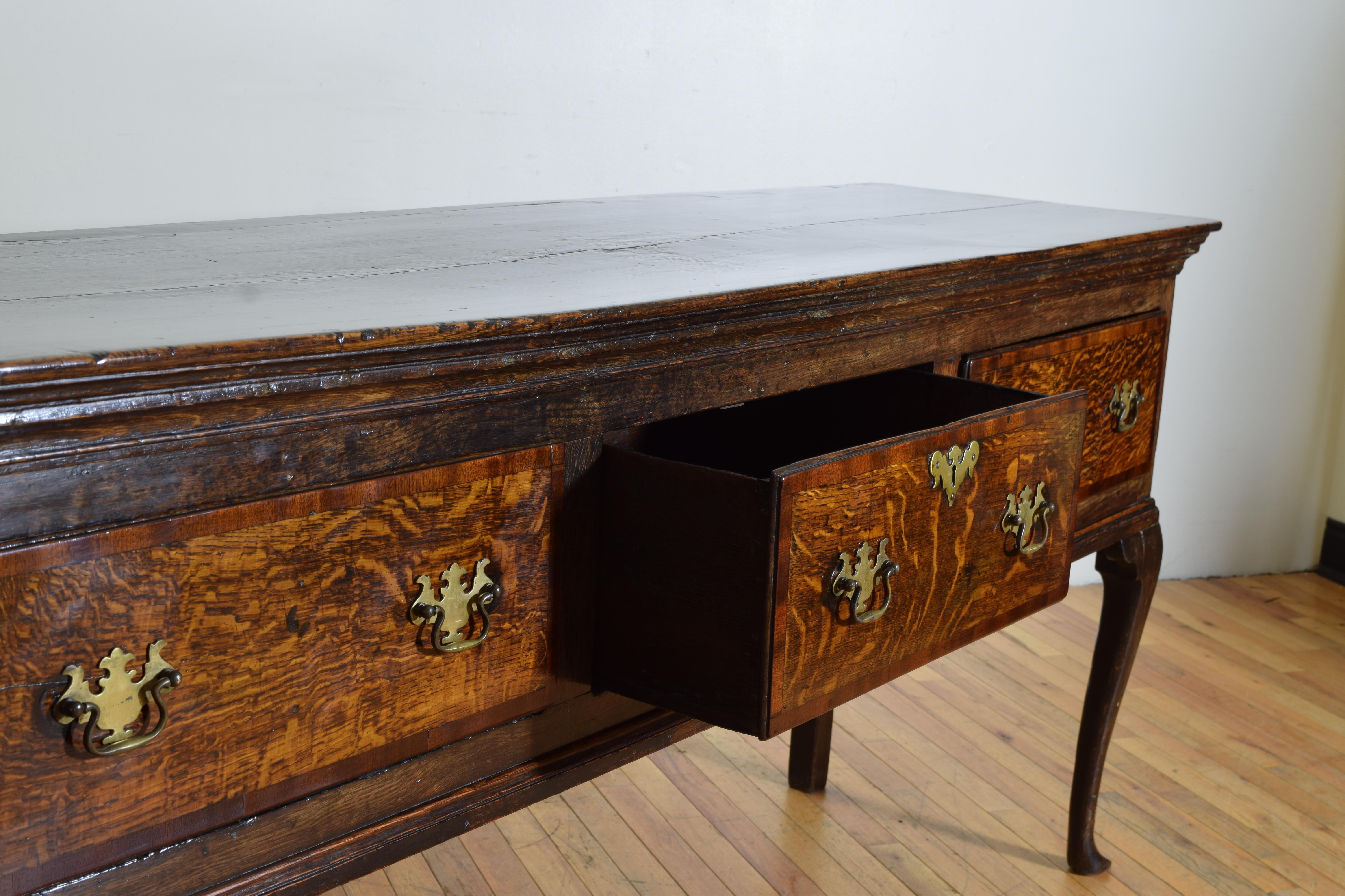 English, George III Period Figured Oak 3-Drawer Dresser Base, ca, .1760-1770 For Sale 3