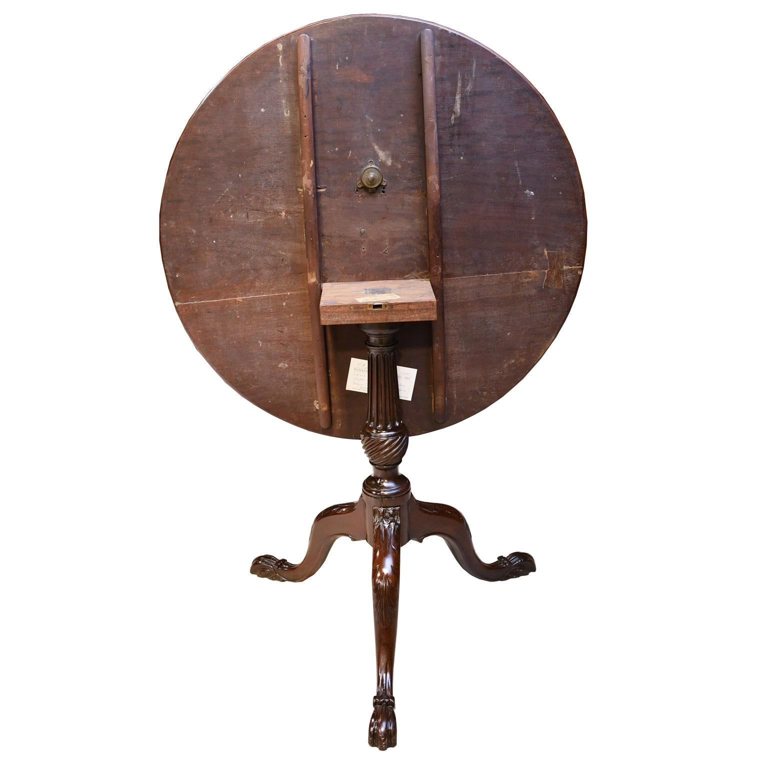English George III Round Tilt-Top, Tripod Tea Table in Mahogany, circa 1780 7