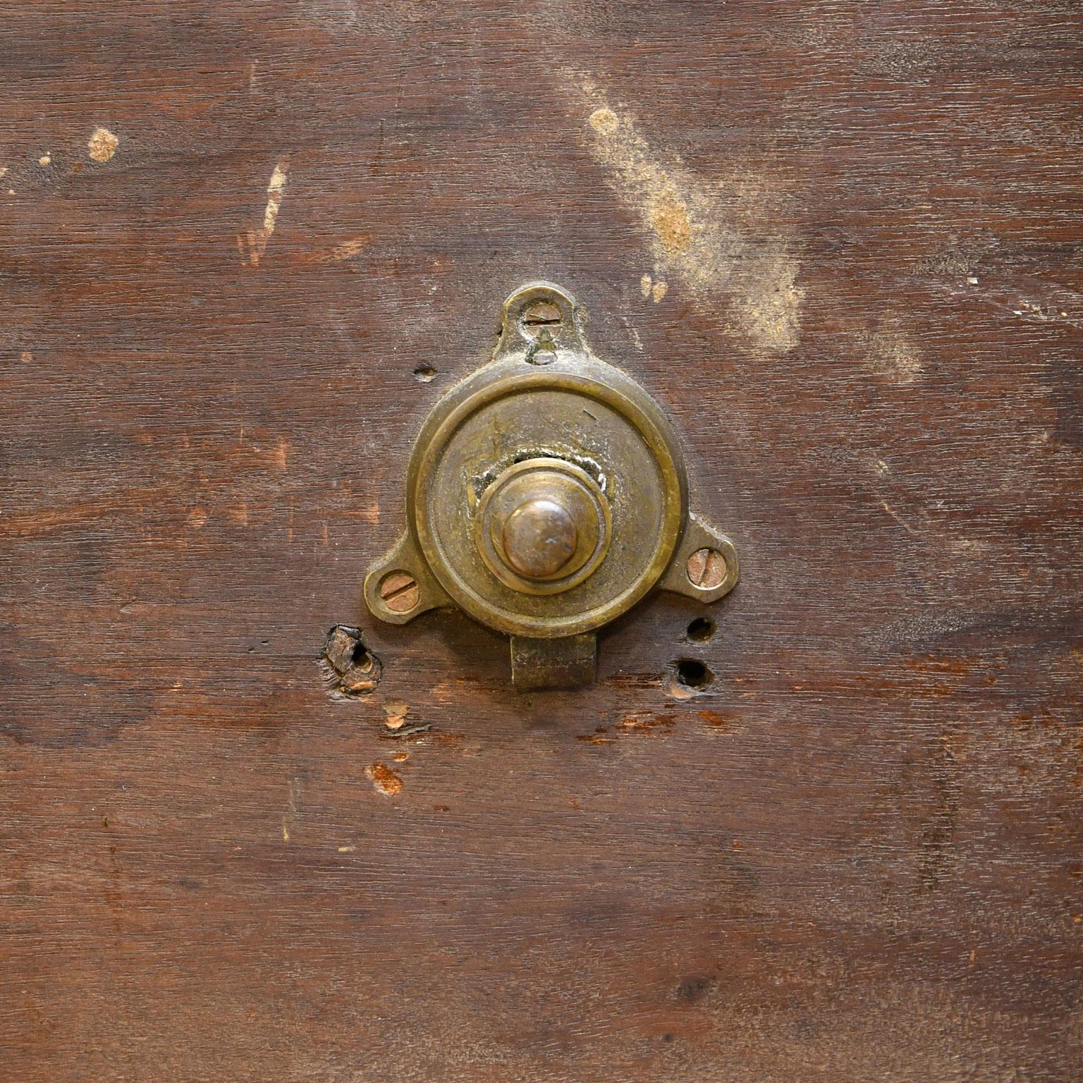 English George III Round Tilt-Top, Tripod Tea Table in Mahogany, circa 1780 8