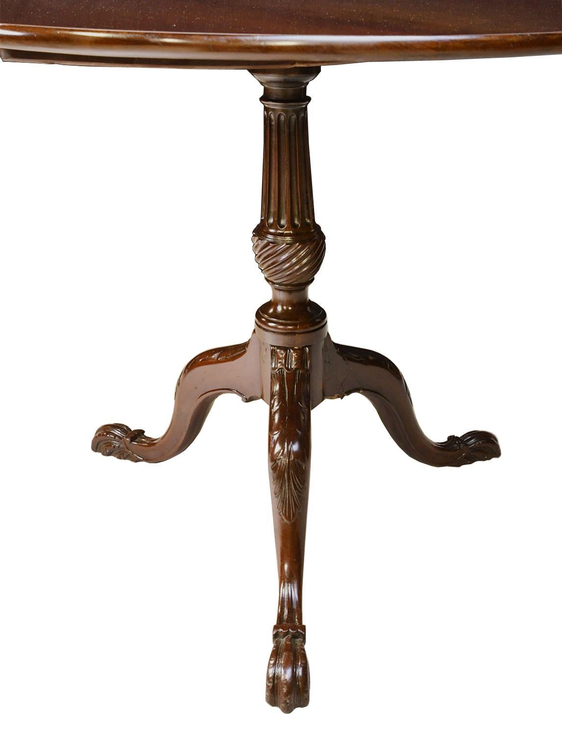 Polished English George III Round Tilt-Top, Tripod Tea Table in Mahogany, circa 1780