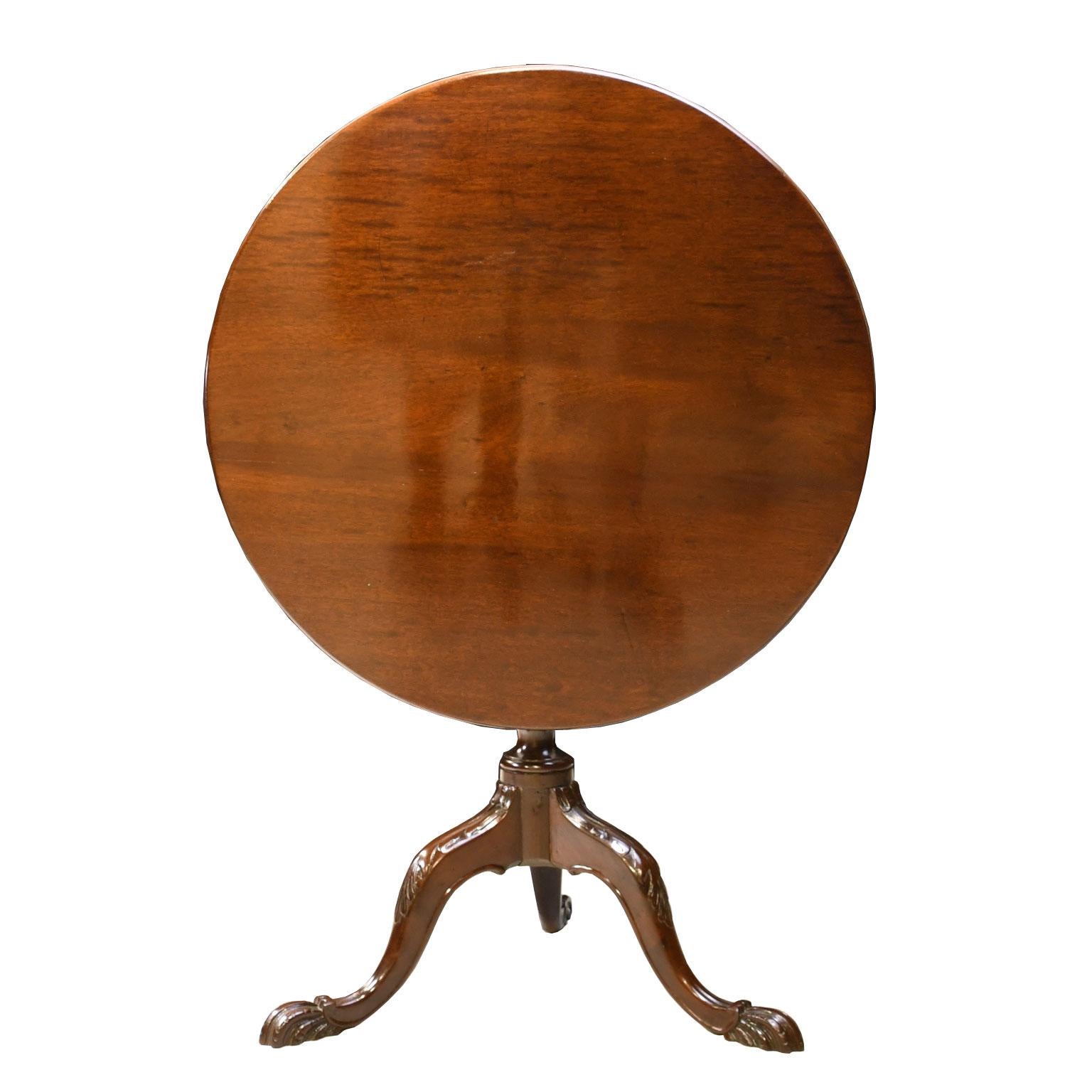 English George III Round Tilt-Top, Tripod Tea Table in Mahogany, circa 1780 4
