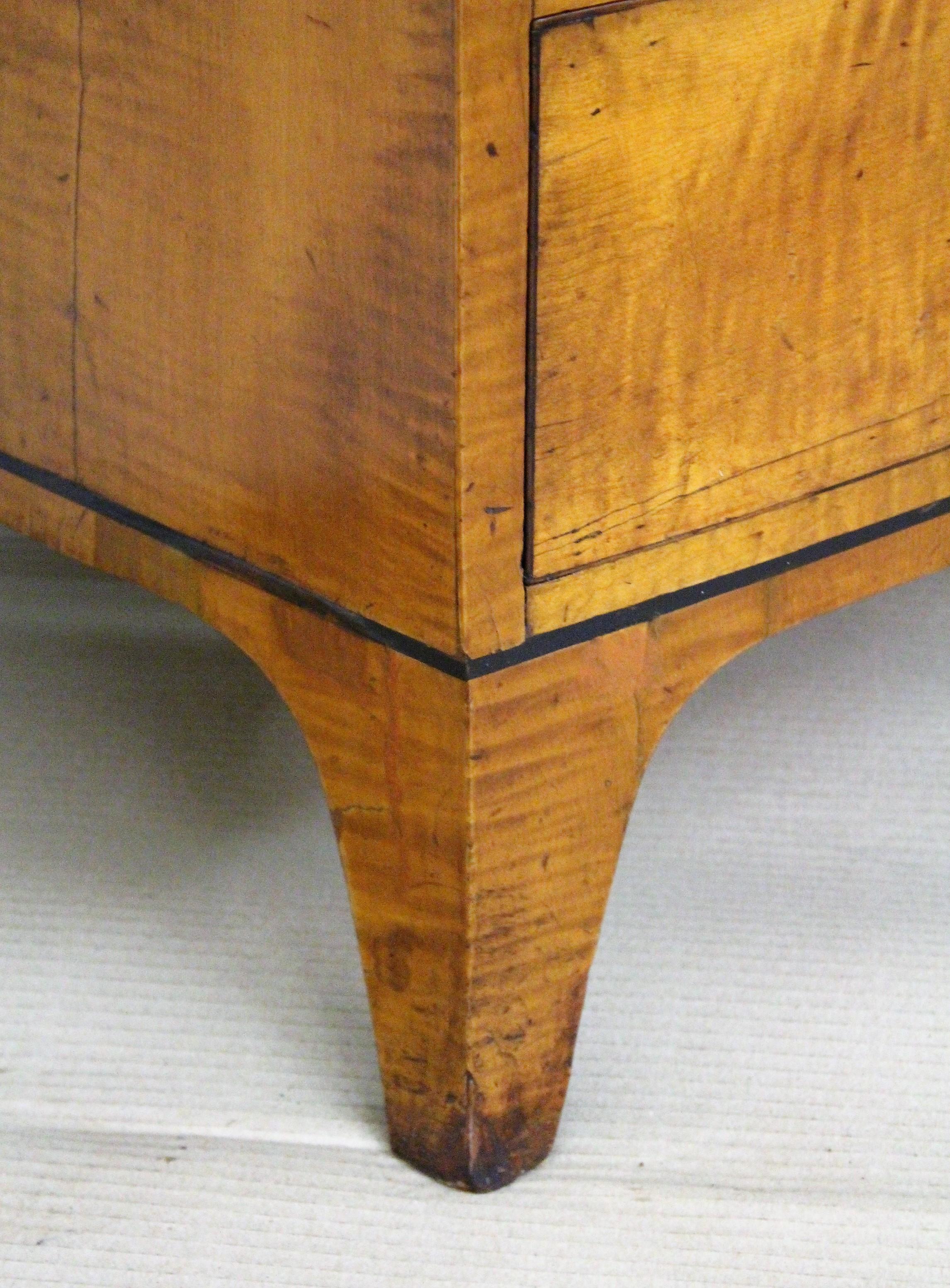 English George III Satinwood Bow Fronted Chest Commode, circa 1790 7