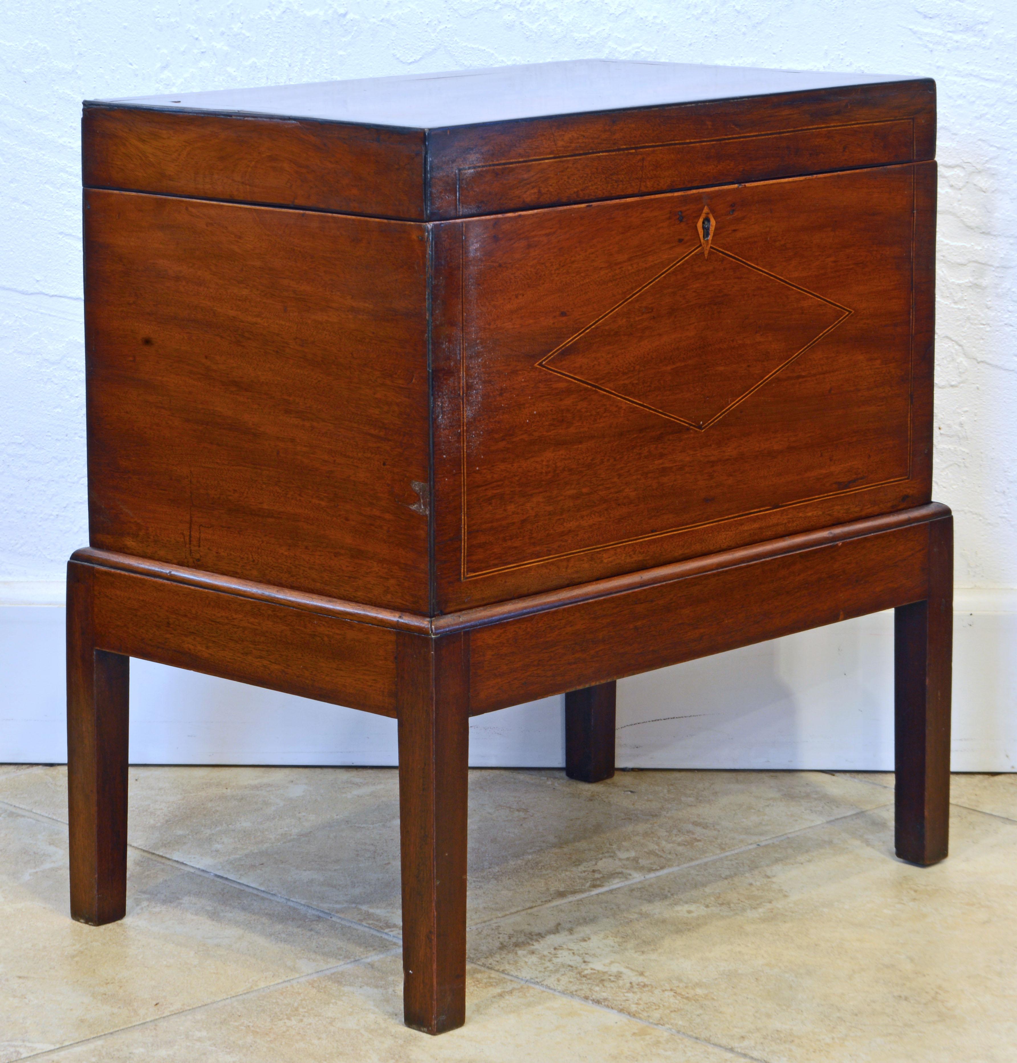 English George III Satinwood Inlaid Mahogany Cellarette, circa 1820 In Good Condition In Ft. Lauderdale, FL