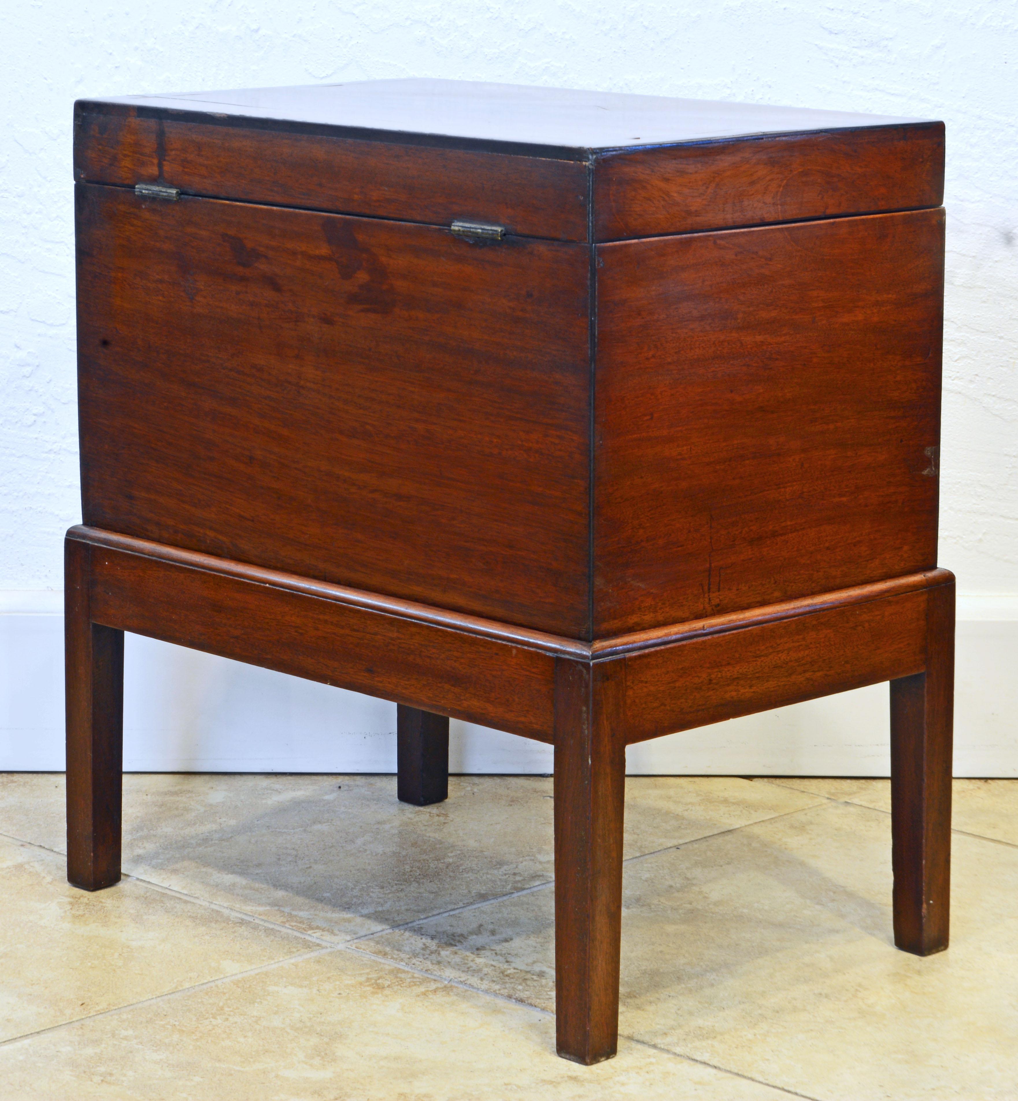 19th Century English George III Satinwood Inlaid Mahogany Cellarette, circa 1820
