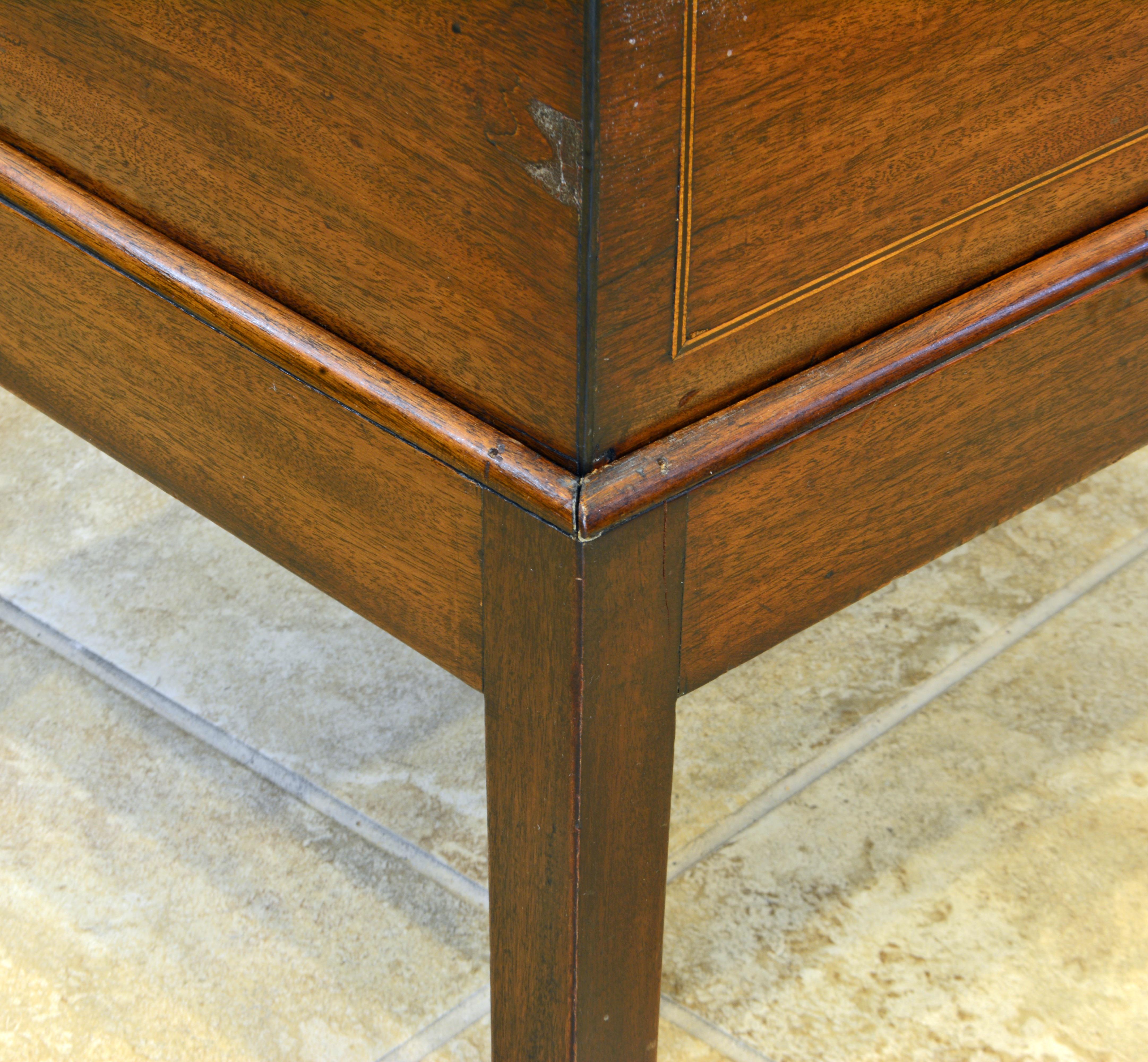 English George III Satinwood Inlaid Mahogany Cellarette, circa 1820 5