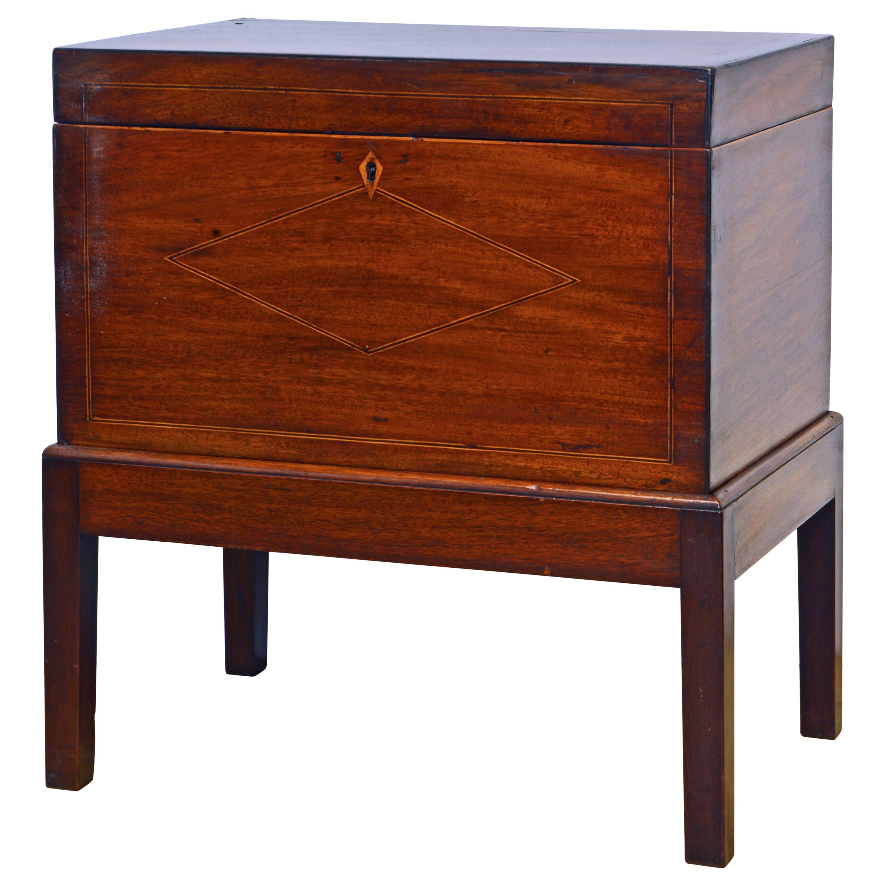 English George III Satinwood Inlaid Mahogany Cellarette, circa 1820