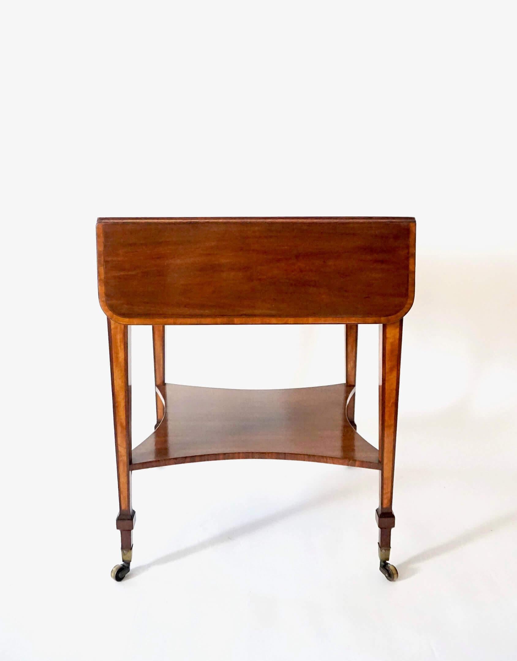Early 19th Century English George III Sheraton Rosewood & Satinwood Pembroke Table, circa 1800 For Sale