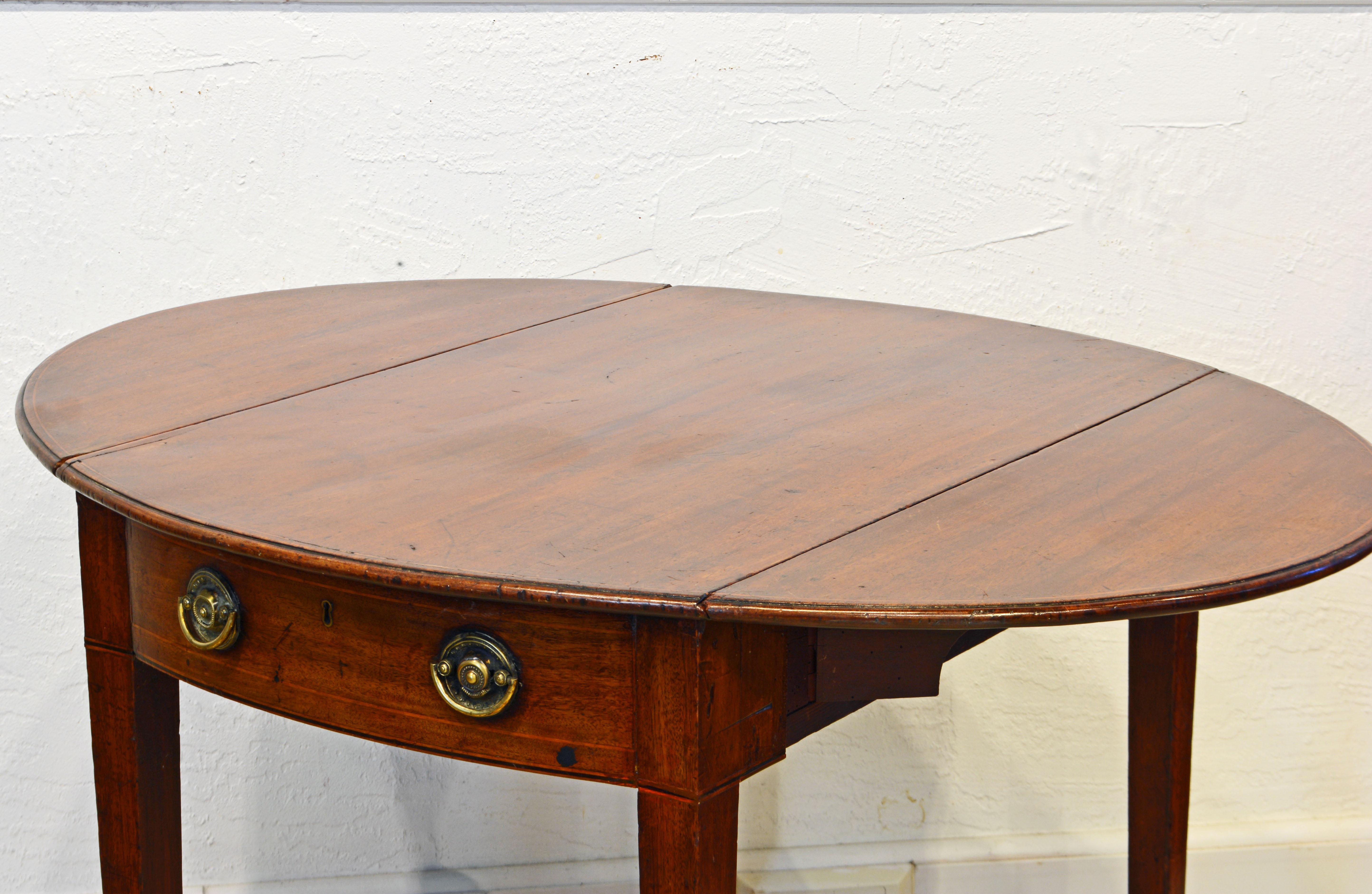 19th Century George III String Inlaid Mahogany Oval One-Drawer Pembroke Table, circa 1820