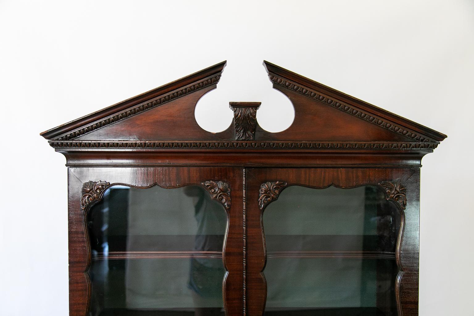 Early 20th Century English George III Style Book/Display Cabinet For Sale