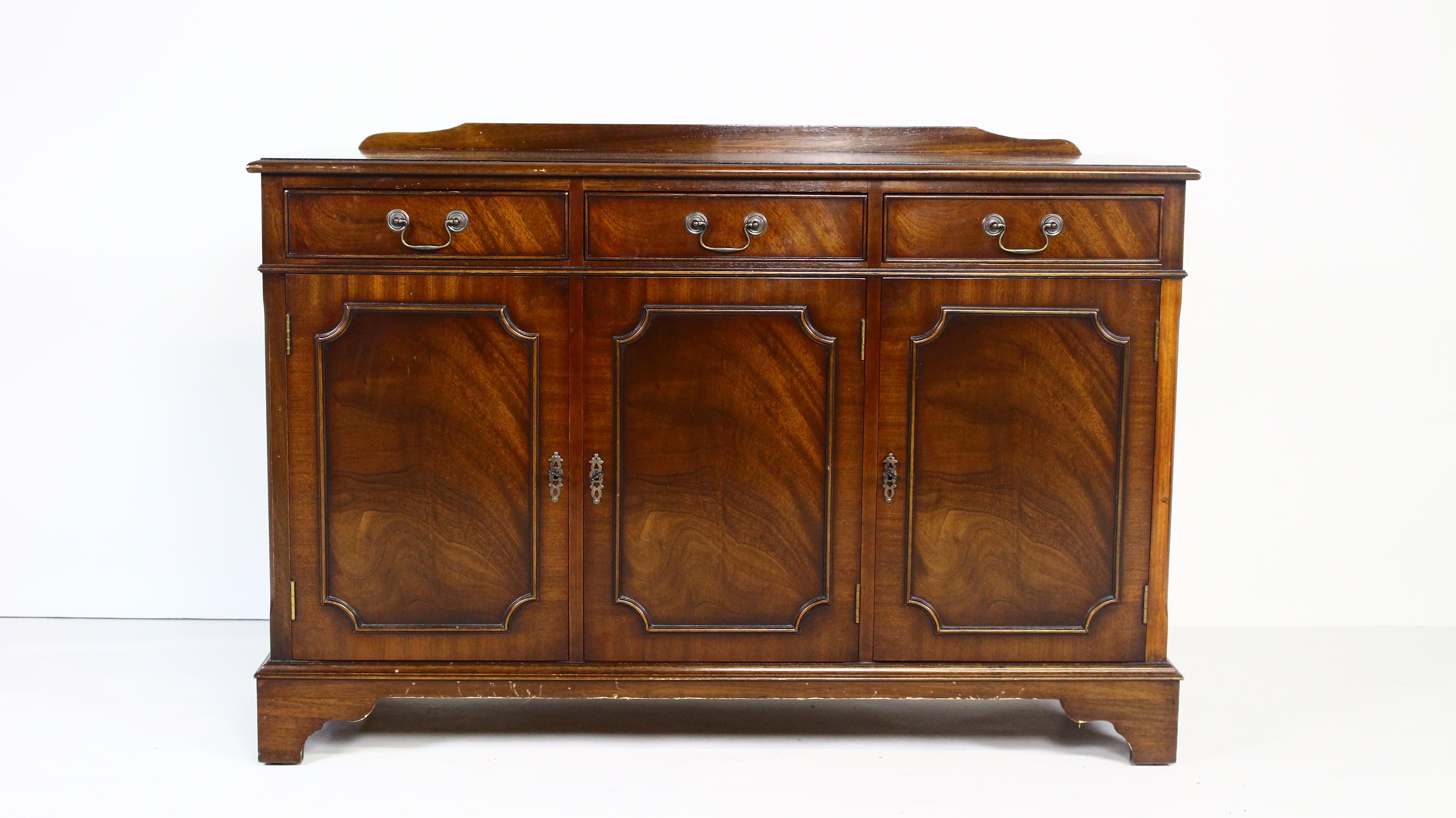 English George III Style Chest of Drawers In Good Condition For Sale In ŚWINOUJŚCIE, 32