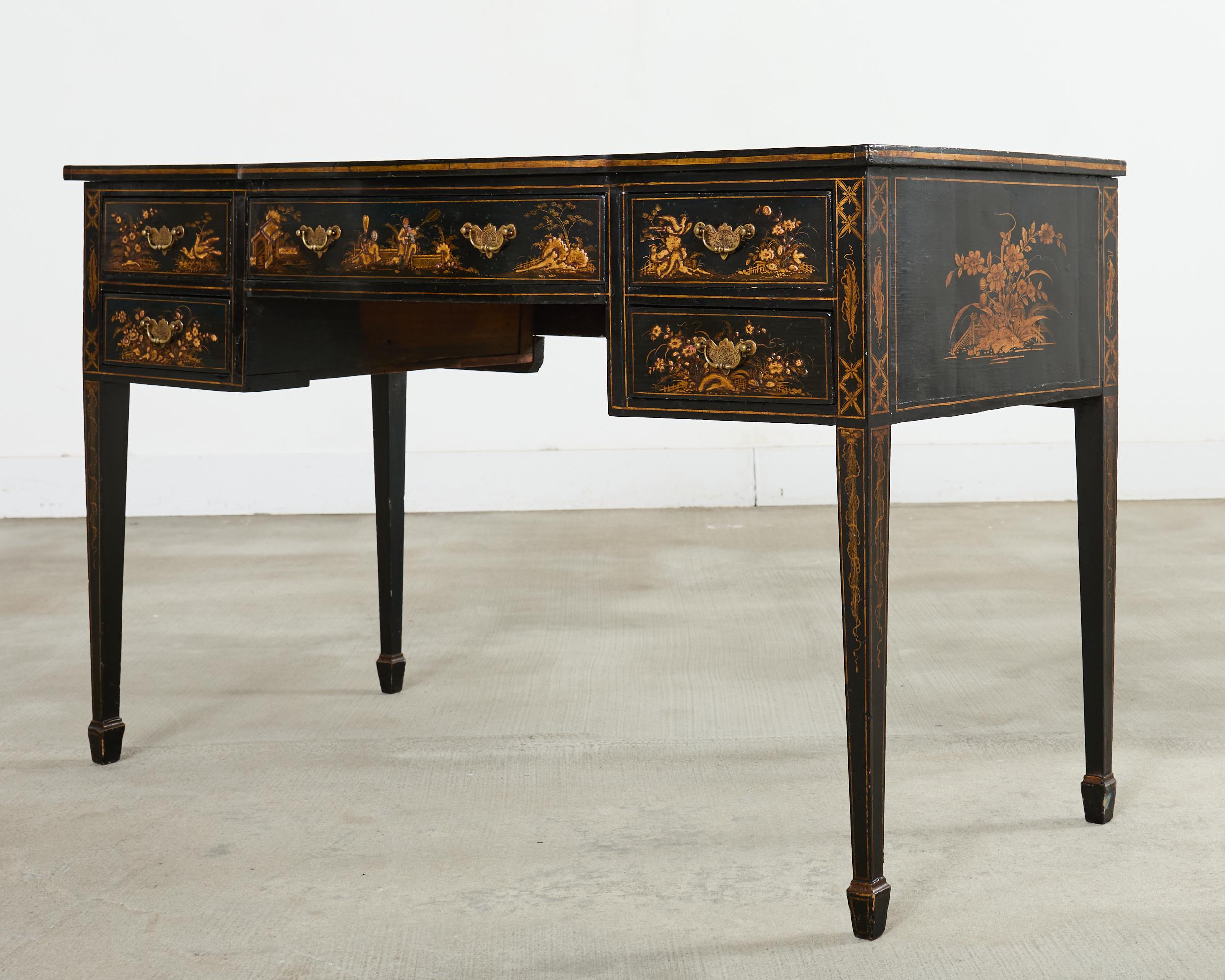 Englischer Chinoiserie-Schreibtisch im George-III-Stil mit Lackdekor (Georgian) im Angebot